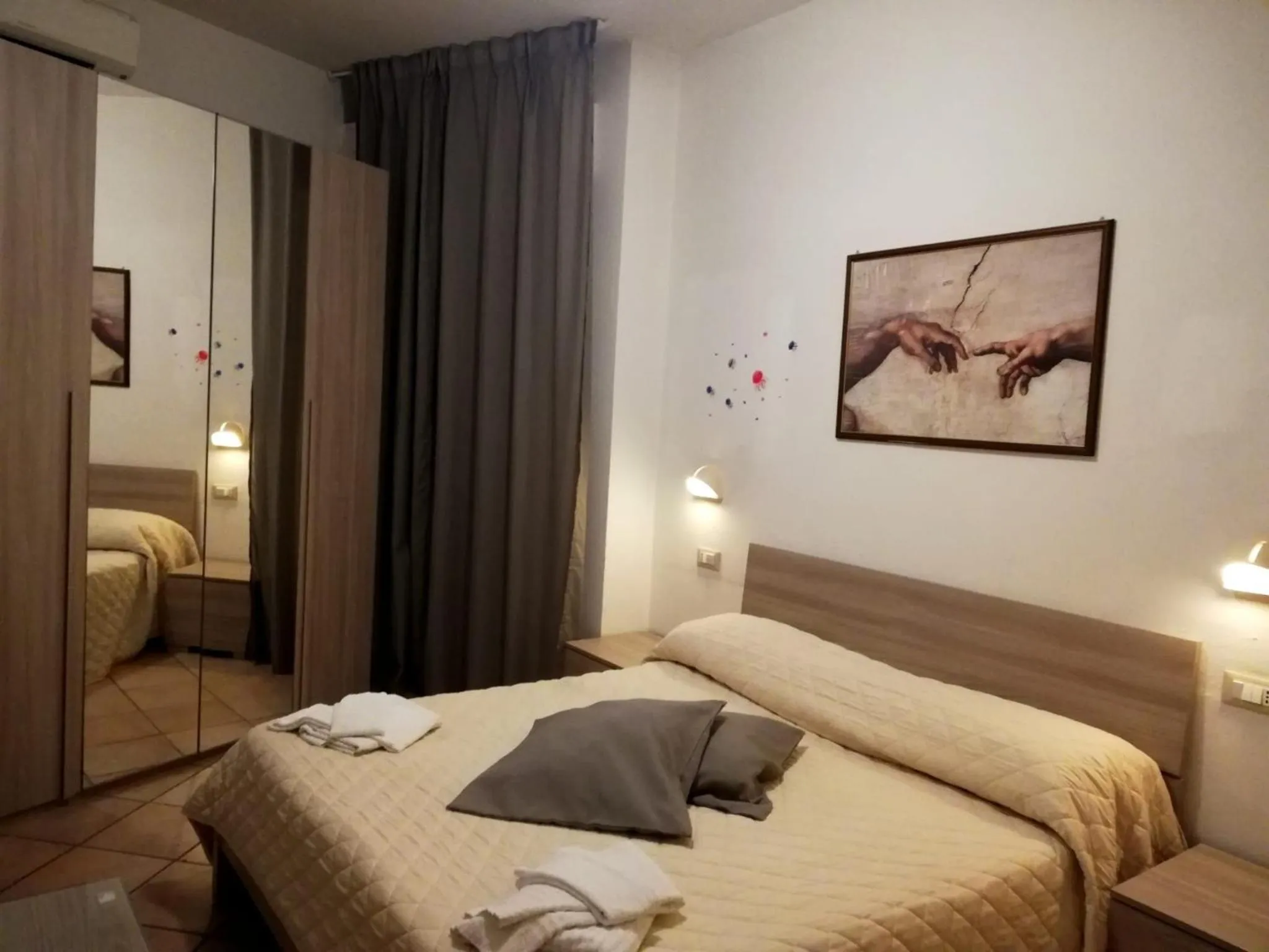 Bed in Hotel Galles Rimini