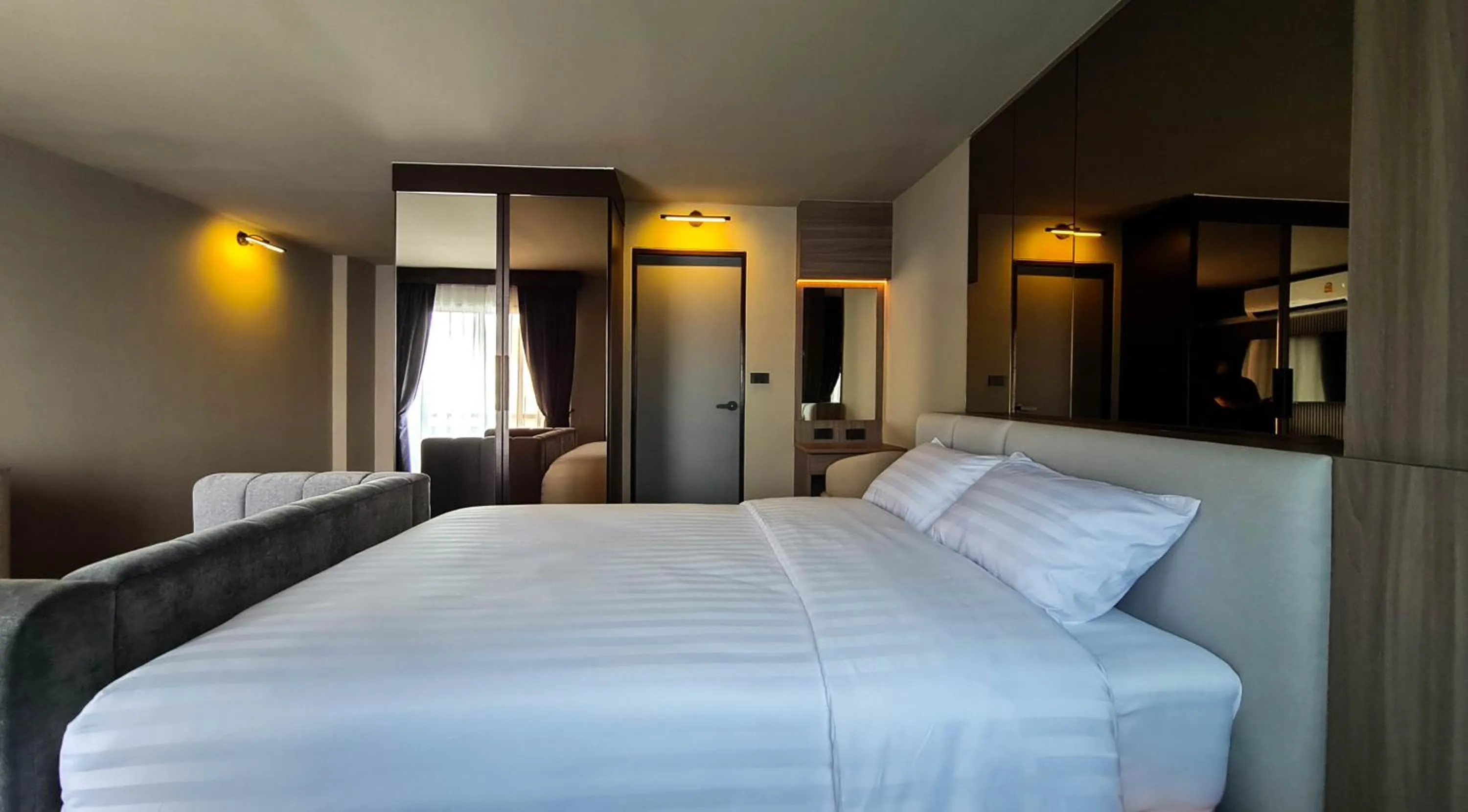 Property building, Bed in We Hotel