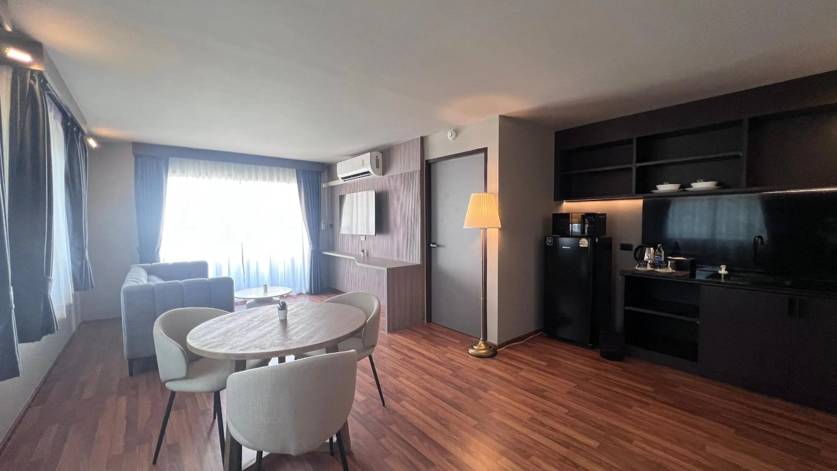 Photo of the whole room in We Hotel