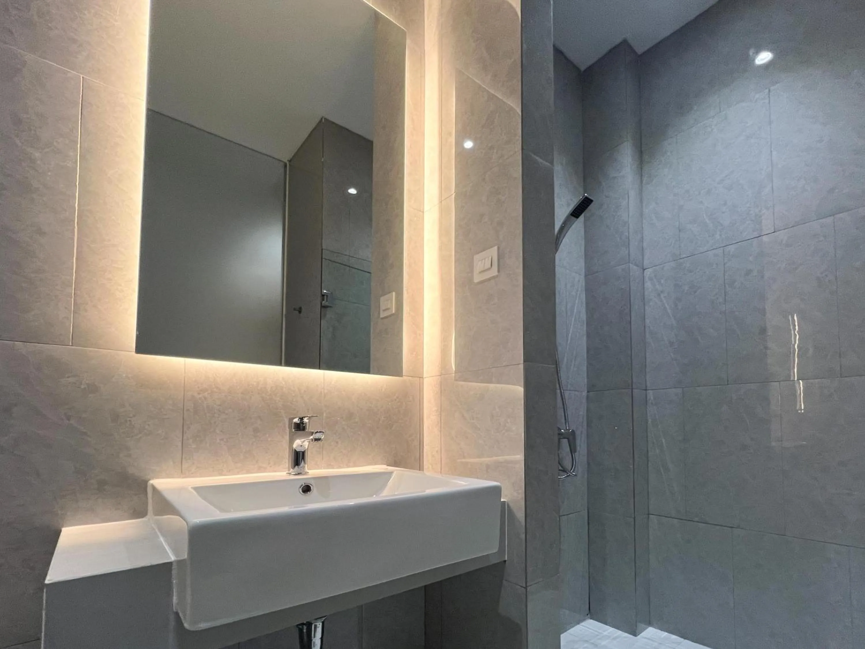 Bathroom in Box City Hotel Mojokerto