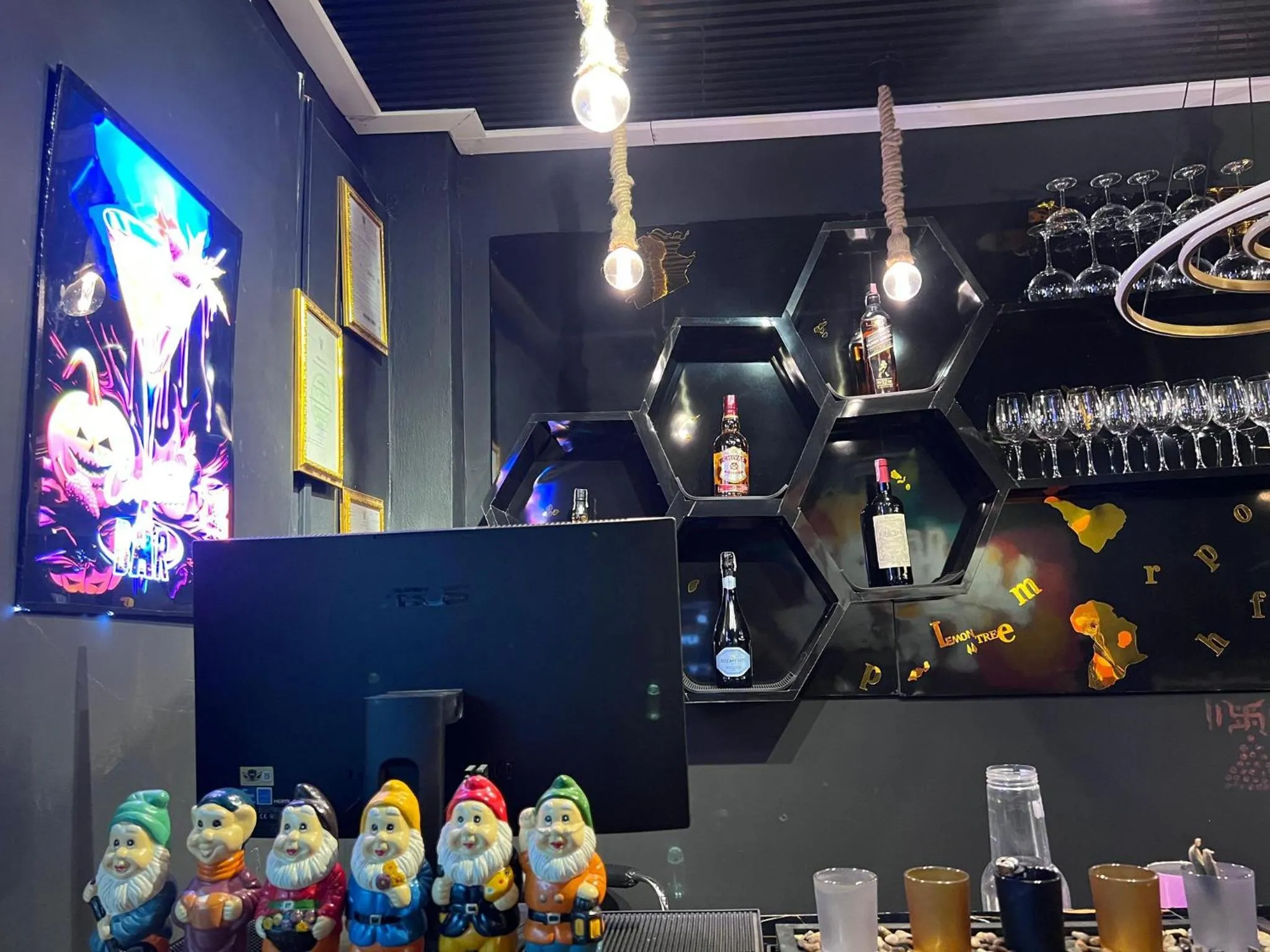 Lounge or bar in Lemon Tree Hostel Khaosan