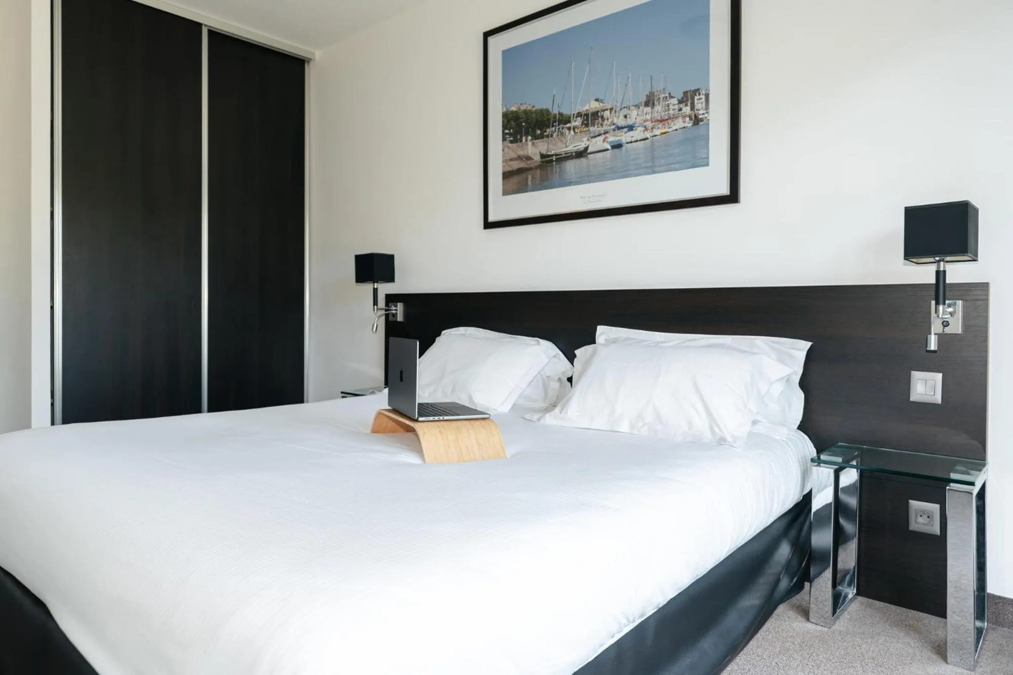 Bed in Westotel Life Nantes Carquefou