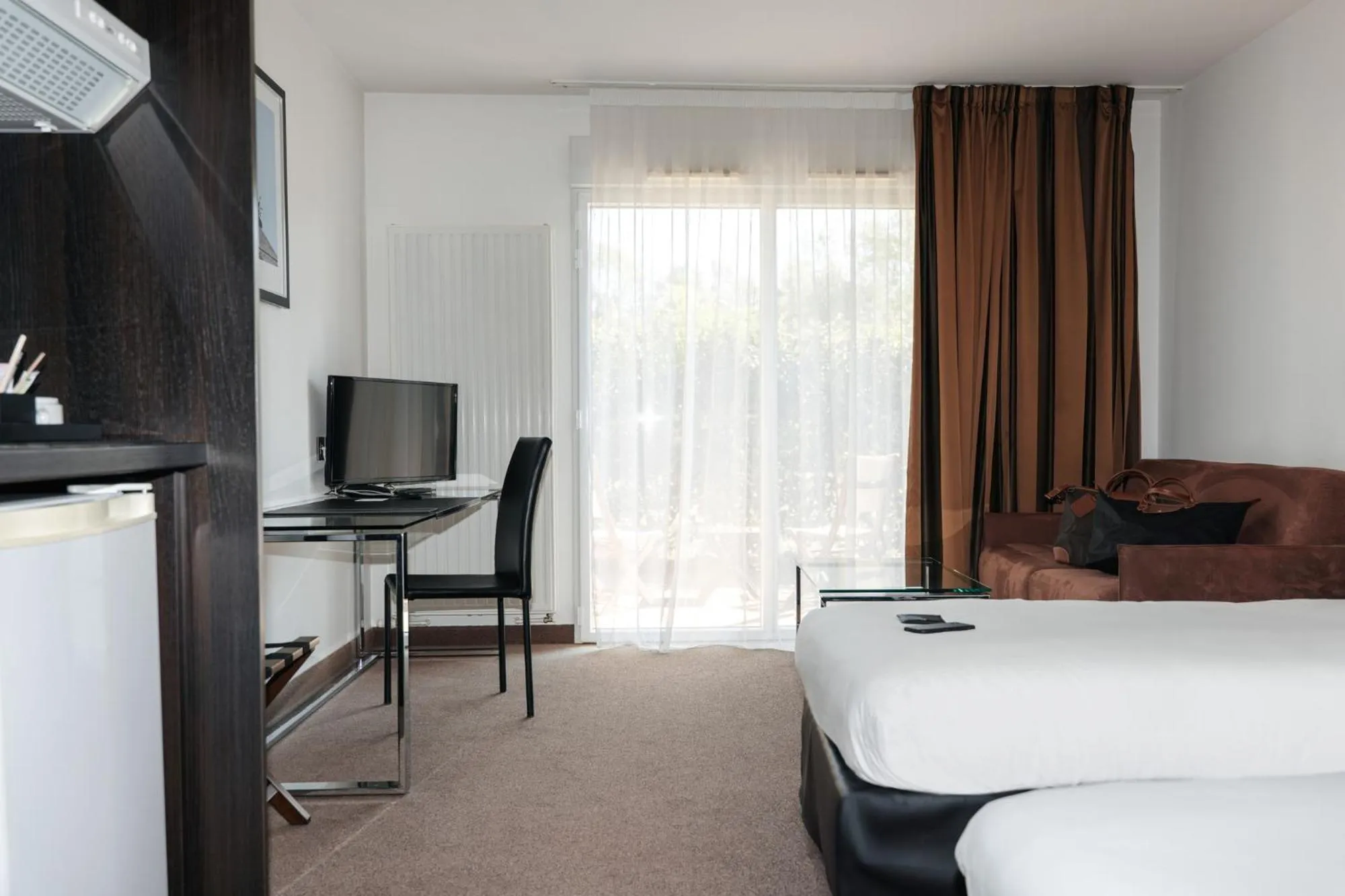 Photo of the whole room, Bed in Westotel Life Nantes Carquefou