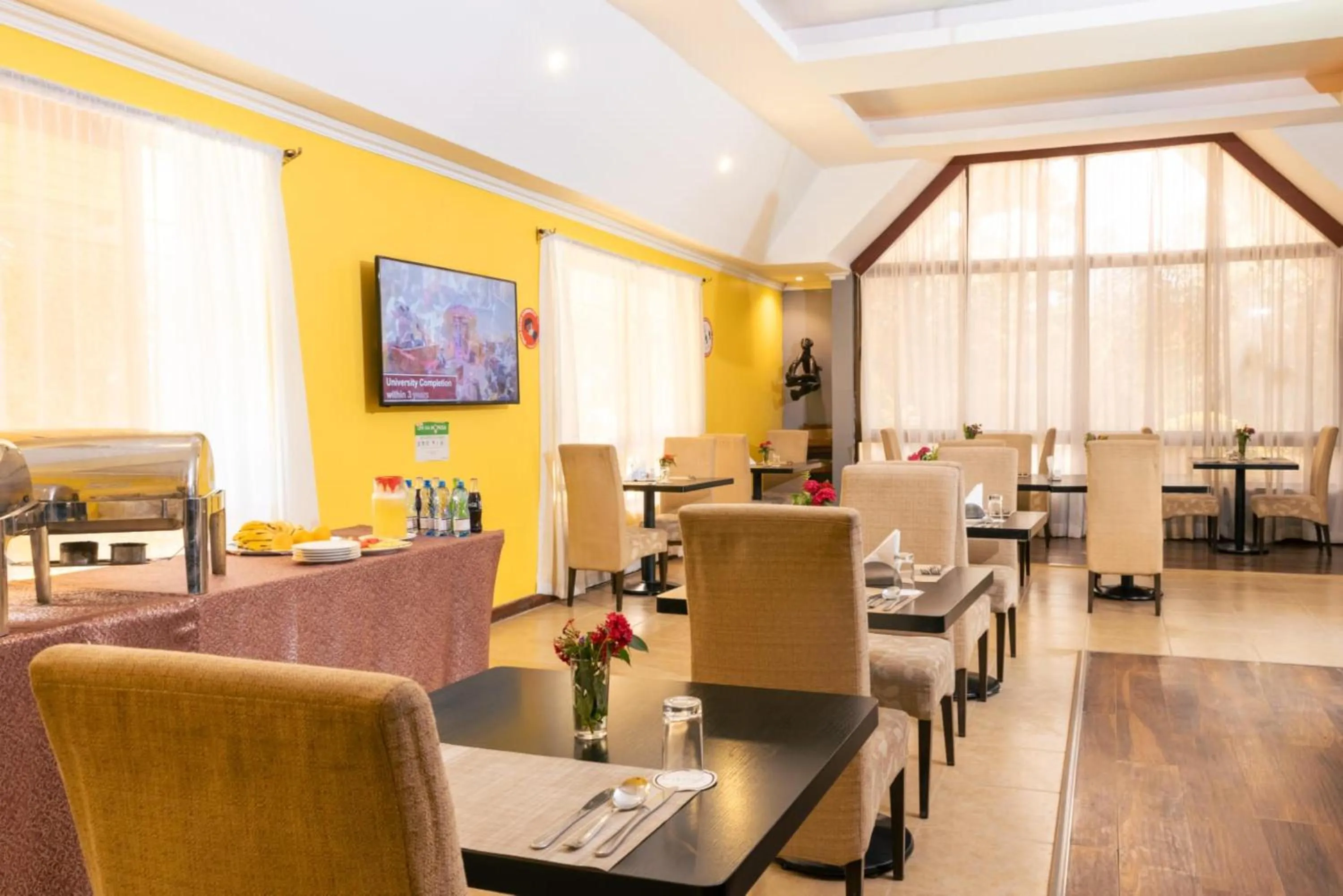 Restaurant/places to eat in Eseriani The Hotel