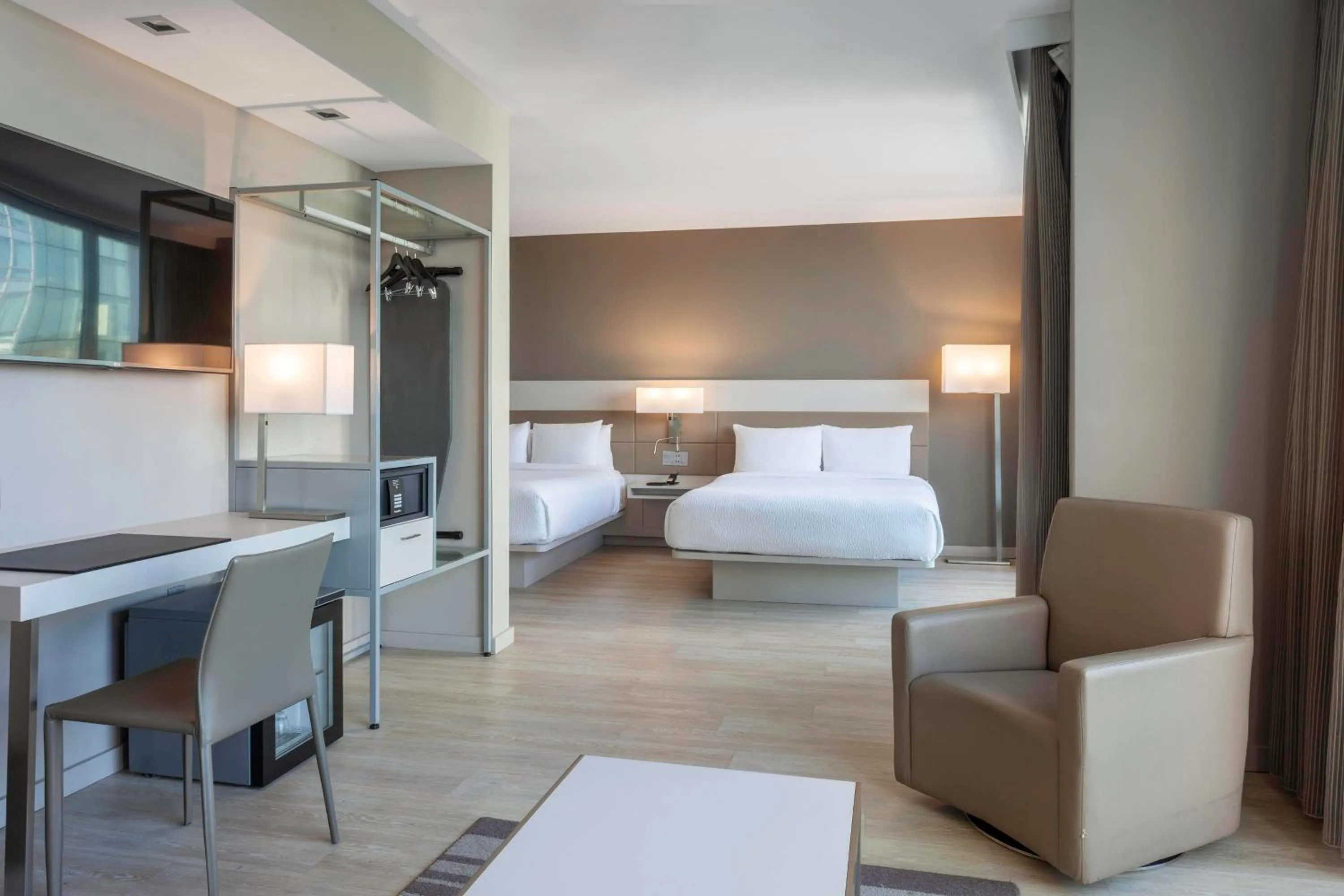 Bedroom, Bed in AC Hotel by Marriott Miami Beach