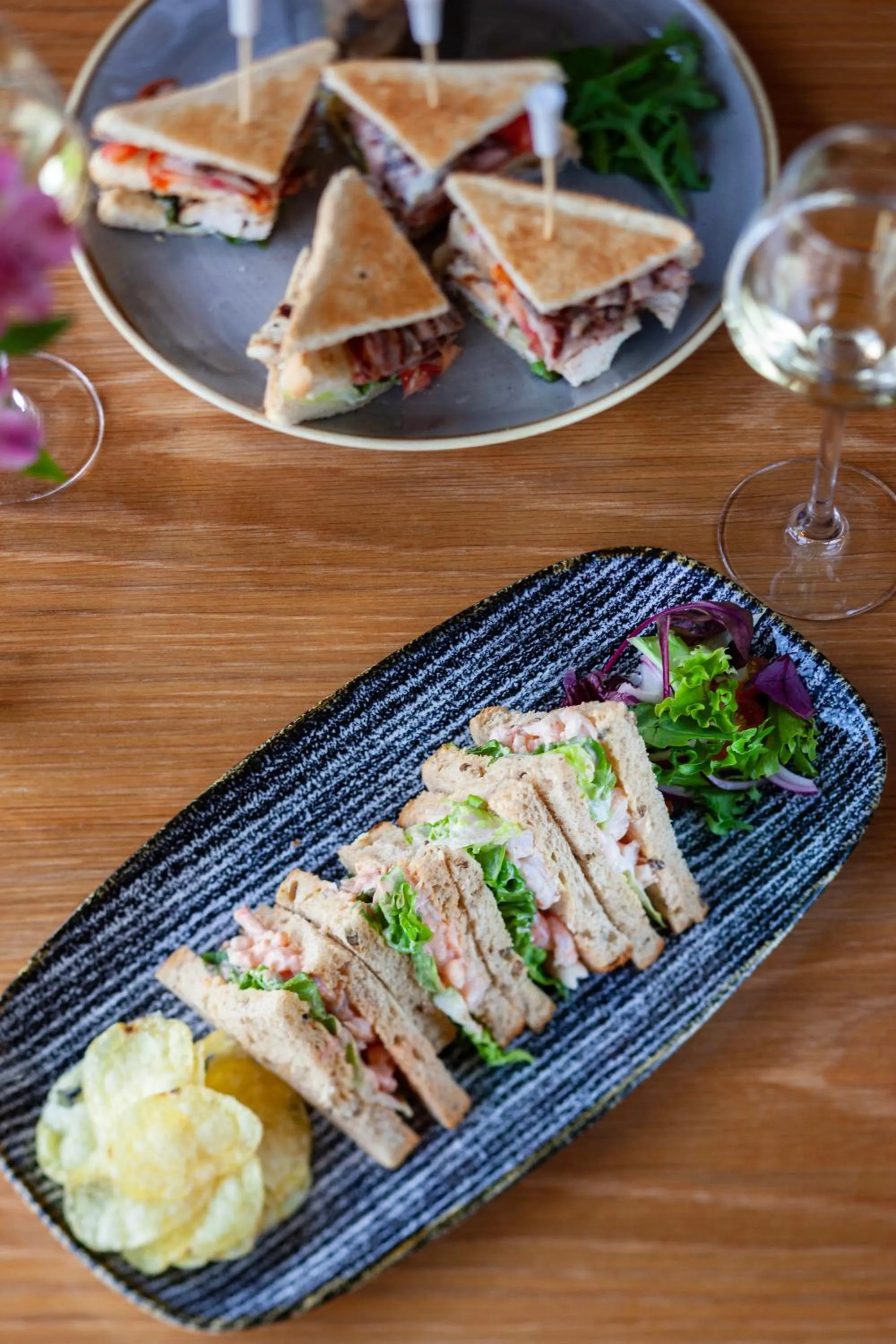 Restaurant/places to eat in Morley Hayes Hotel