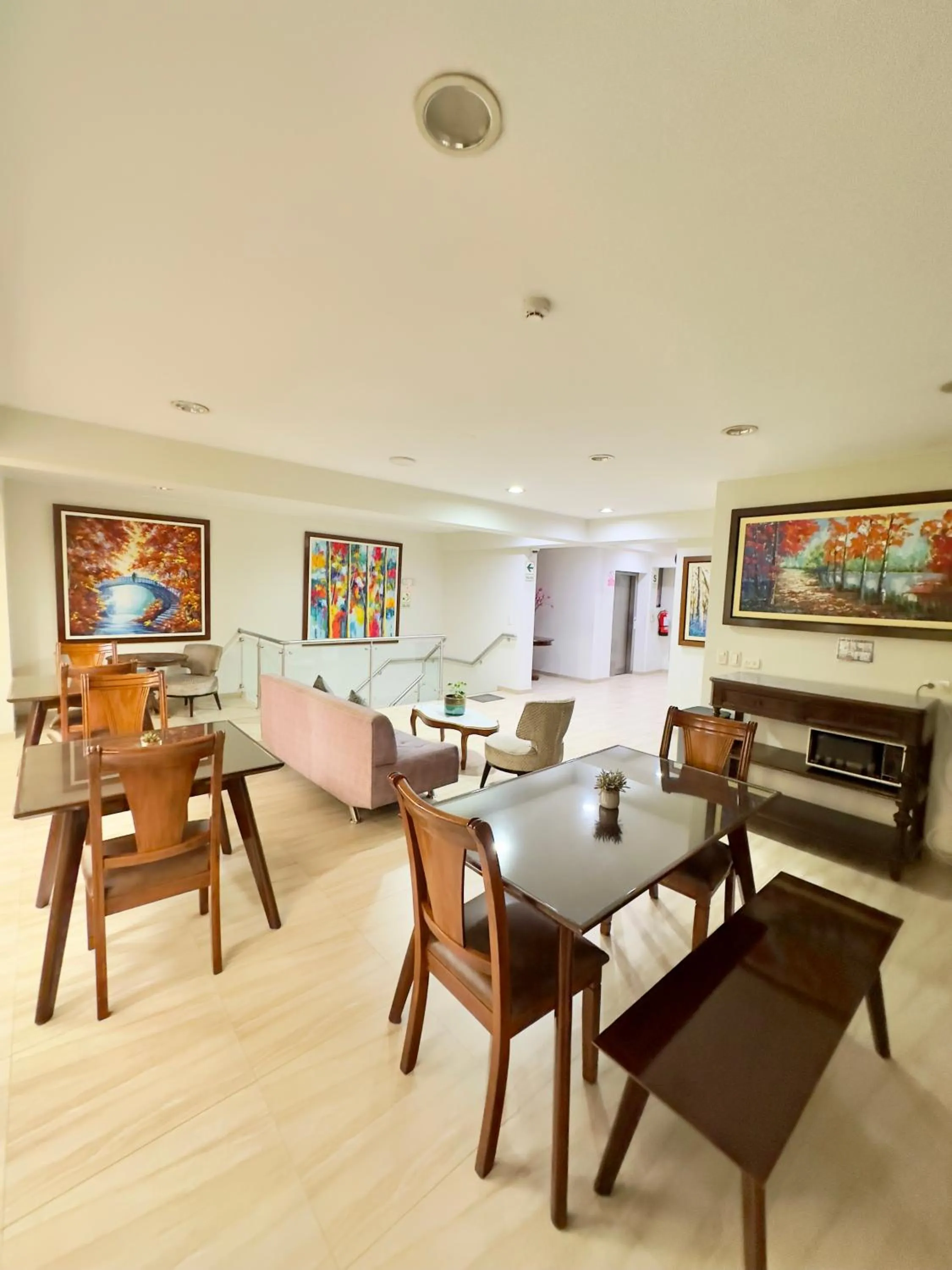 Dining area, Bed in Hotel Esencia Suites
