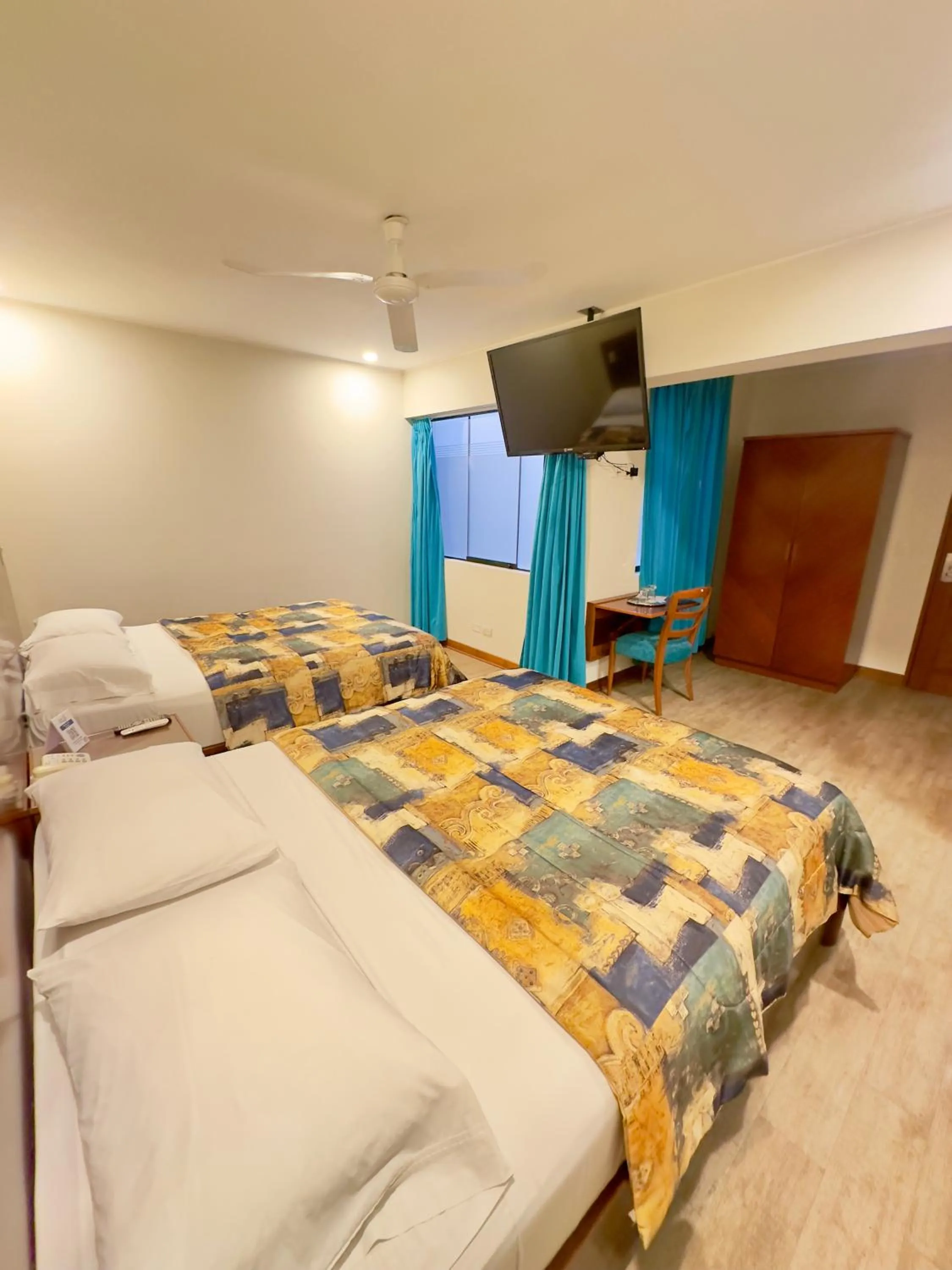 Bedroom, Bed in Hotel Esencia Suites