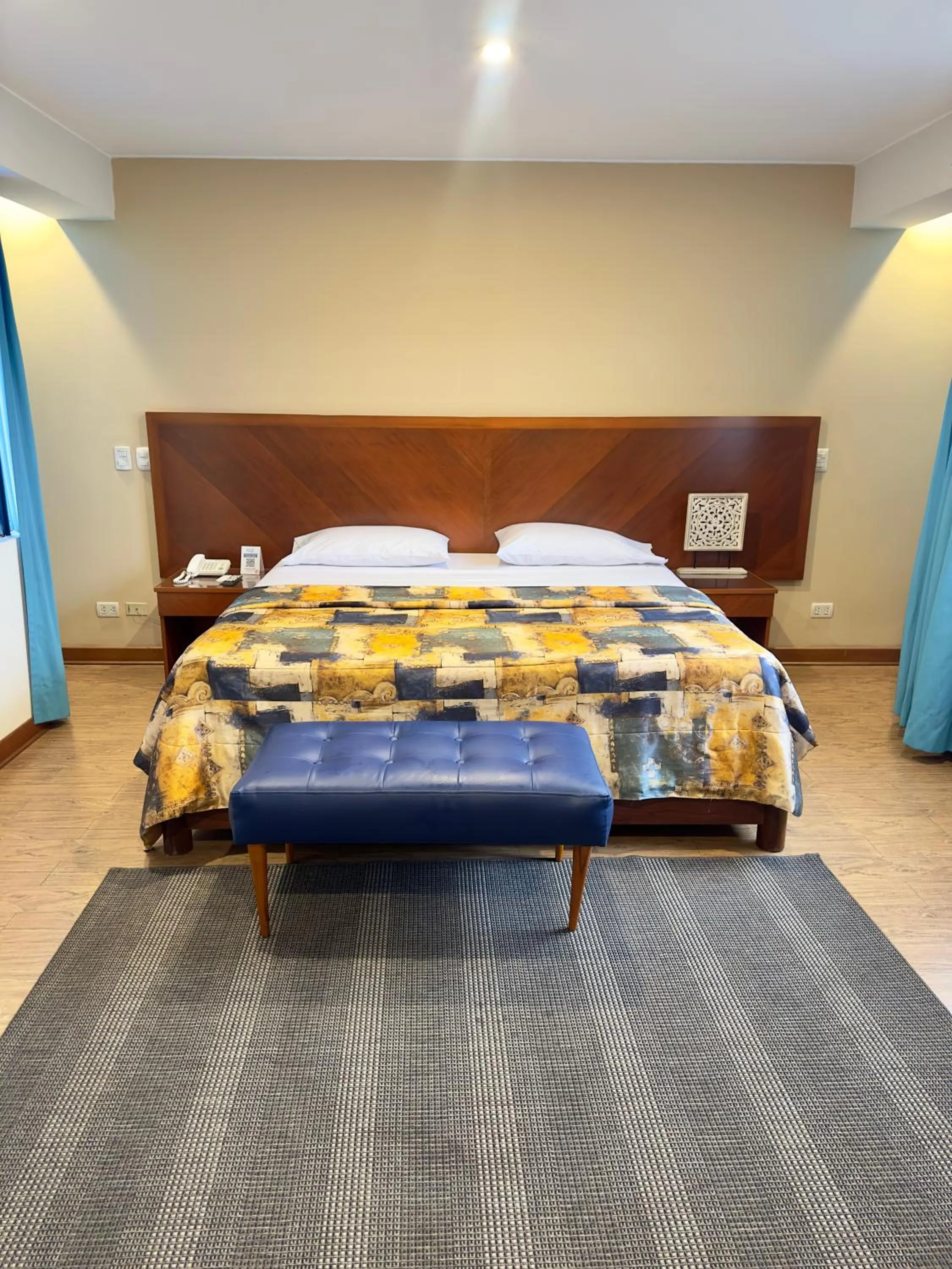 Bedroom, Bed in Hotel Esencia Suites