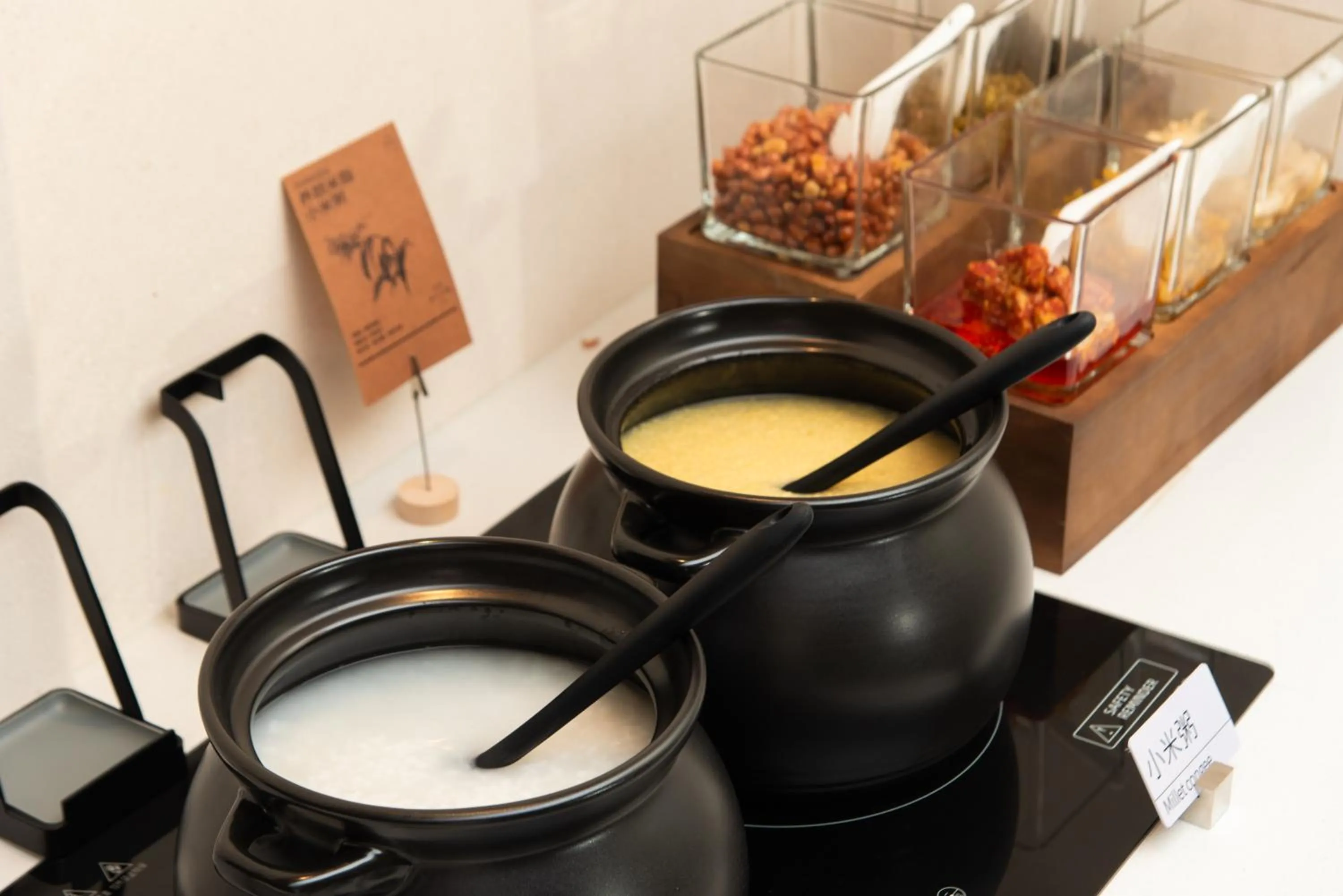 Buffet breakfast in Atour Hotel Shenzhen Pingshan Kengzi Metro Station