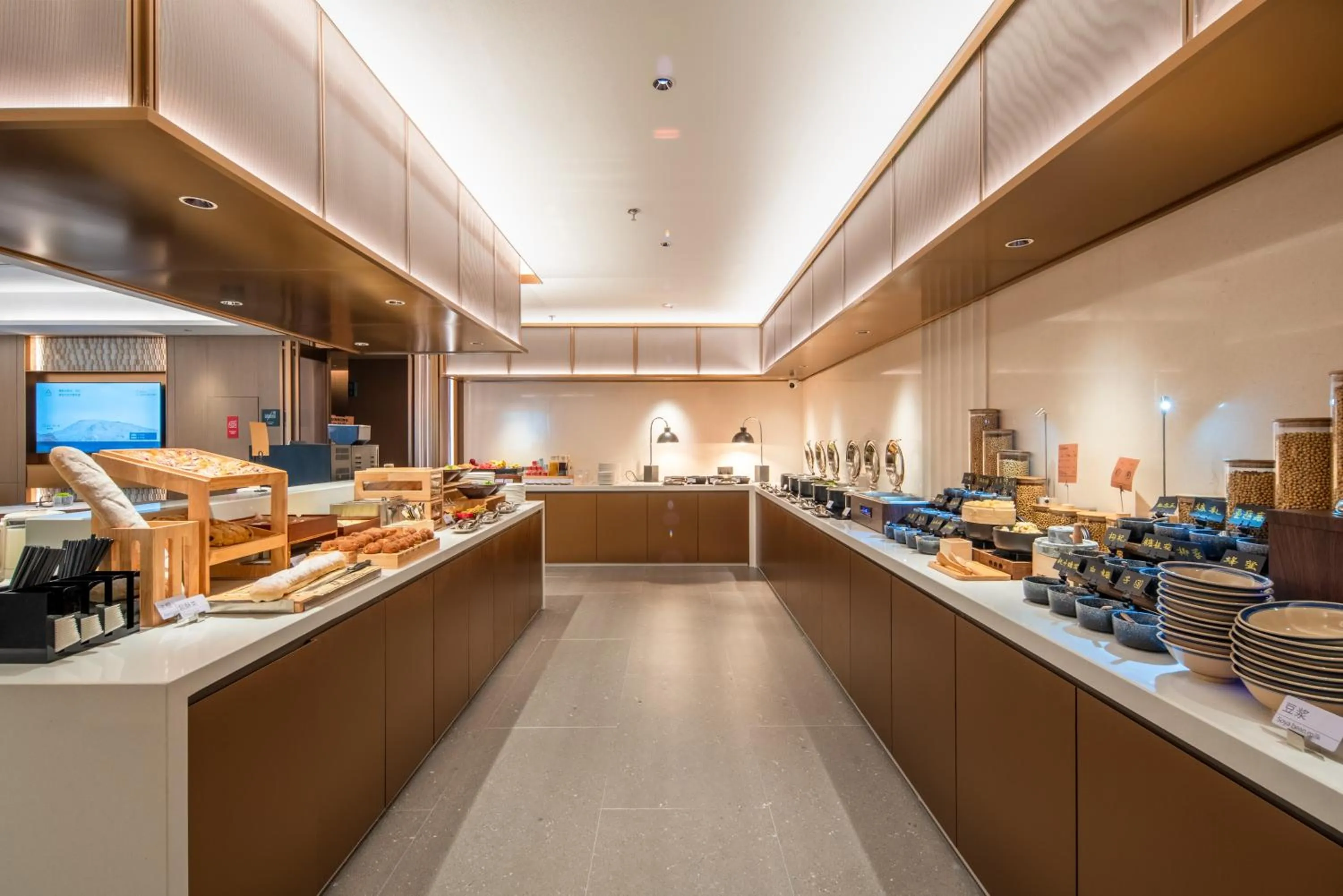 Restaurant/places to eat in Atour Hotel Shenzhen Pingshan Kengzi Metro Station