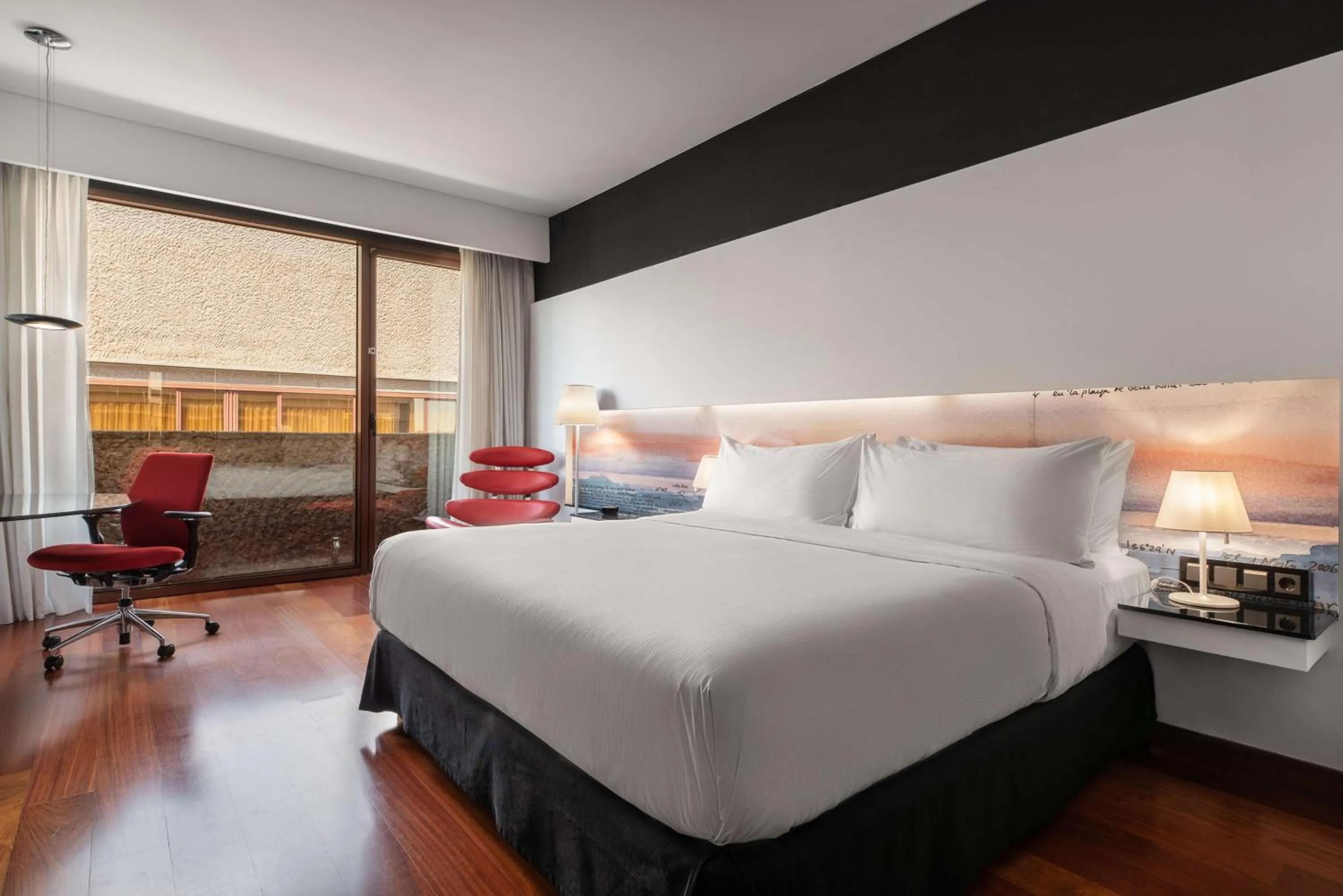 Bed in Hilton Madrid Airport