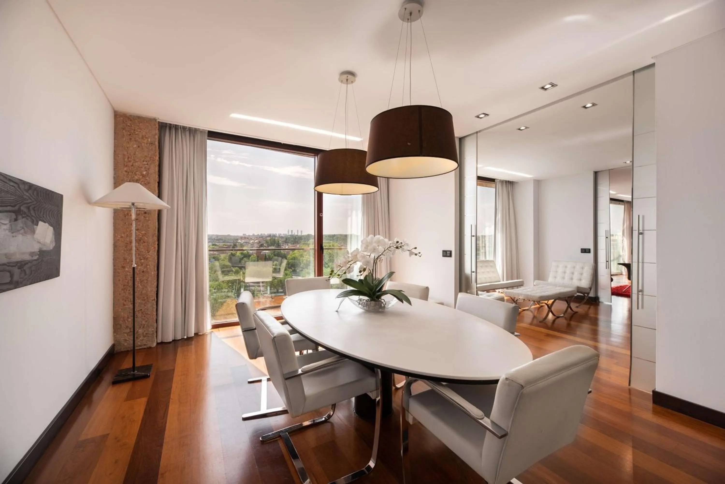 Living room in Hilton Madrid Airport