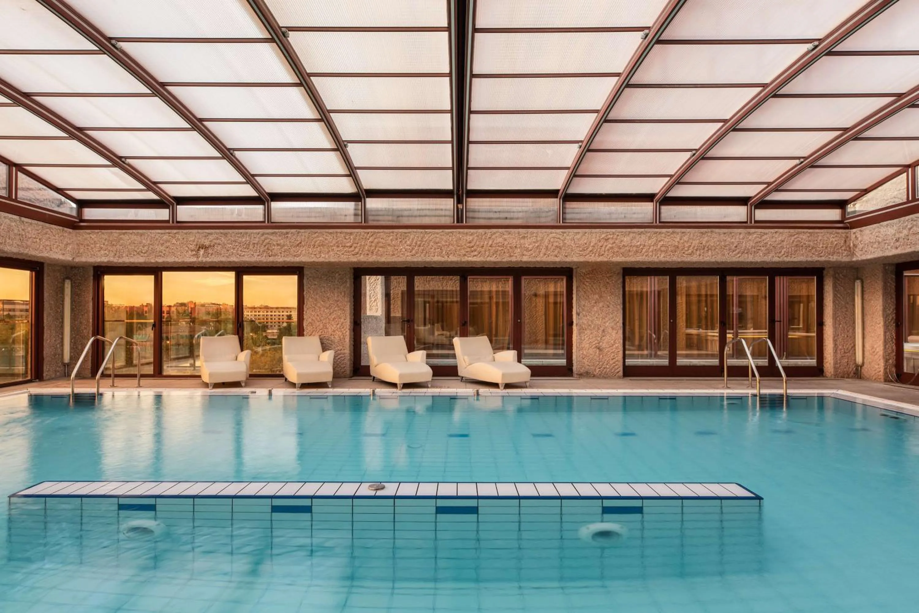 Pool view in Hilton Madrid Airport