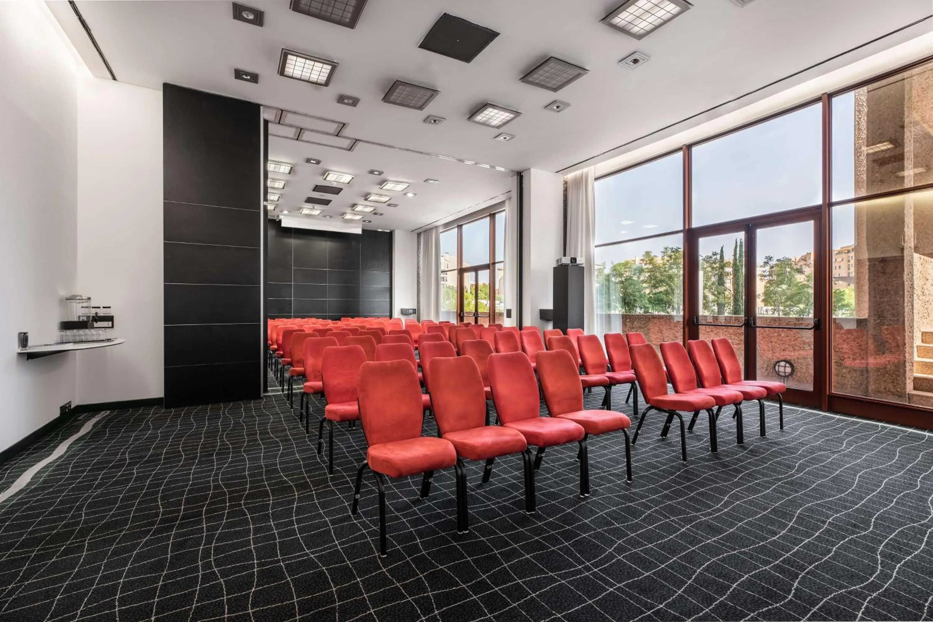 Meeting/conference room in Hilton Madrid Airport