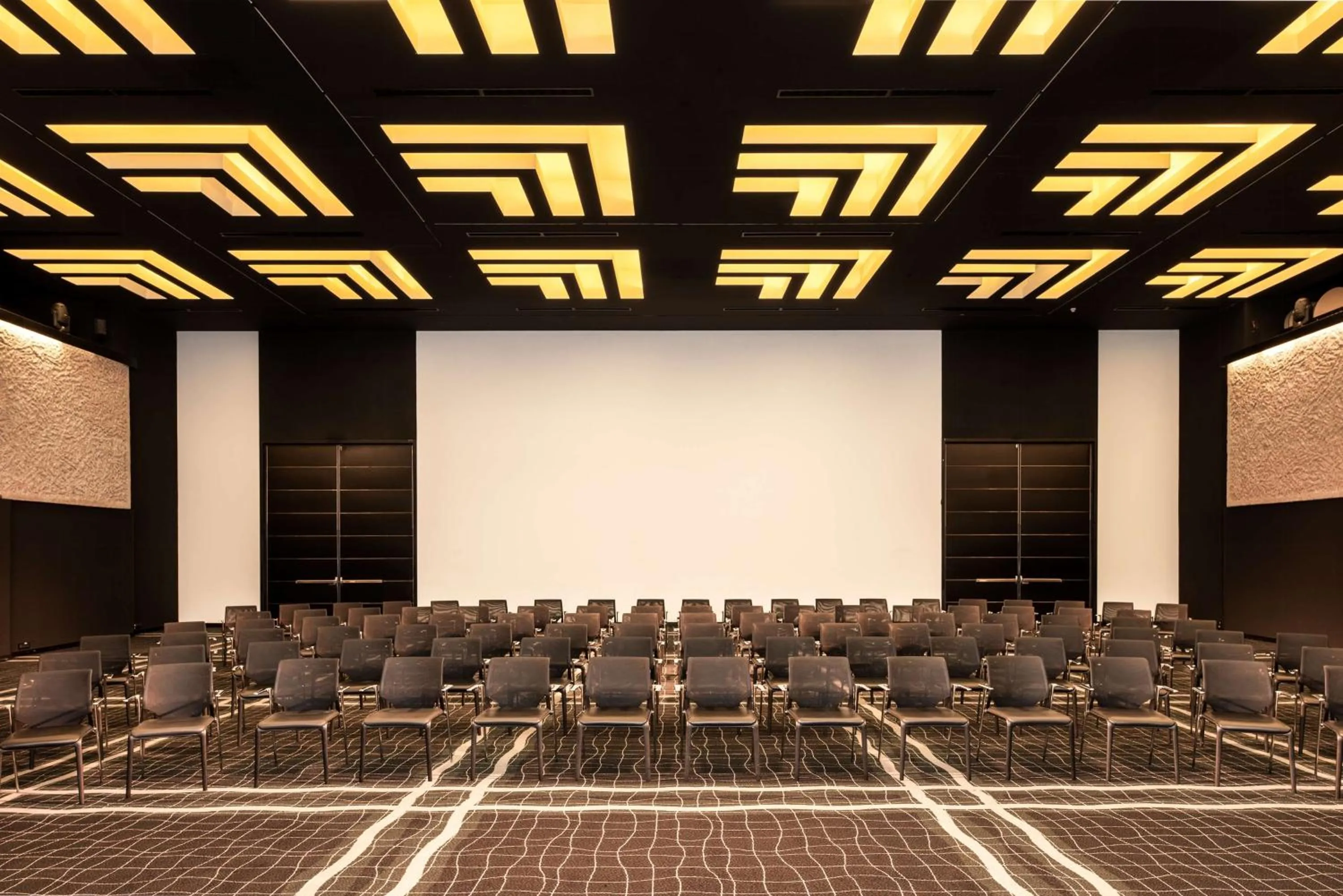 Meeting/conference room in Hilton Madrid Airport