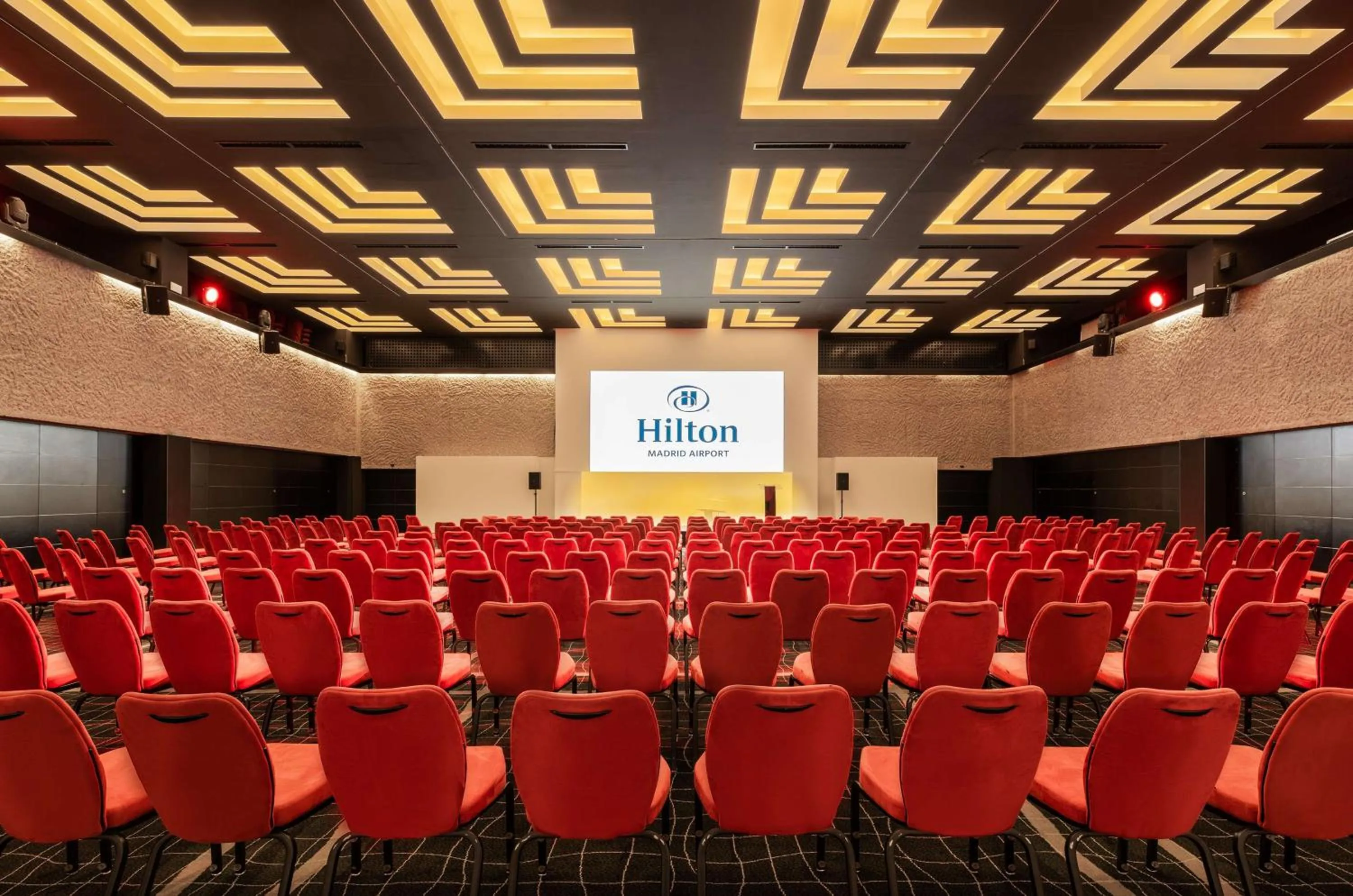 Meeting/conference room in Hilton Madrid Airport