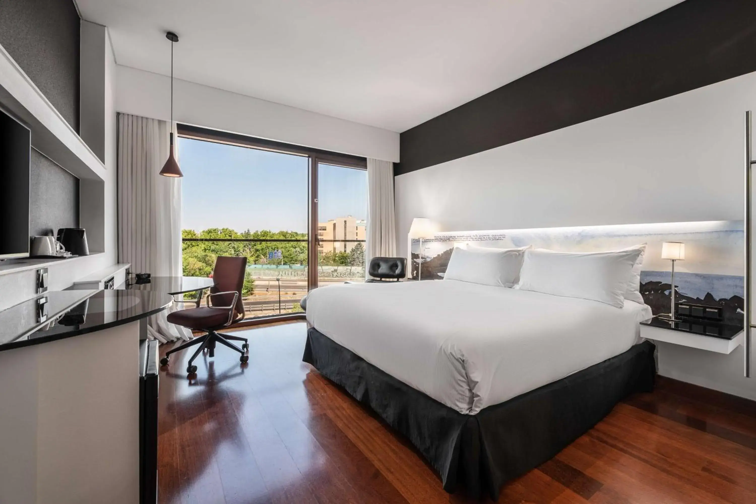 King Room with Urban View in Hilton Madrid Airport King Room with Urban View in Hilton Madrid Airport