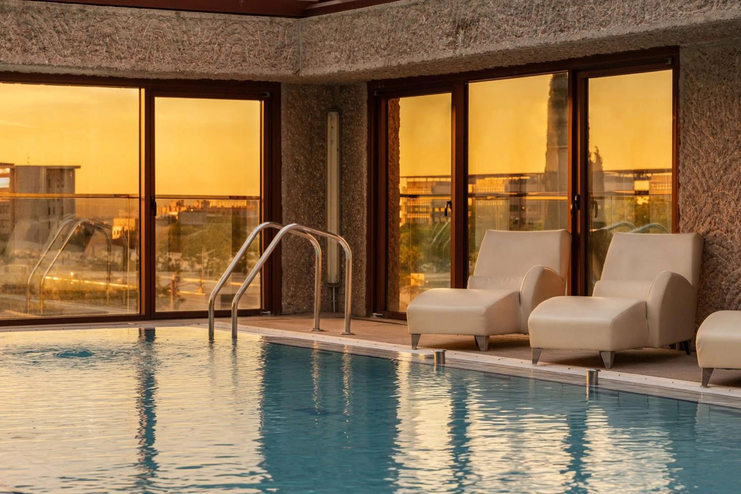 Pool view in Hilton Madrid Airport