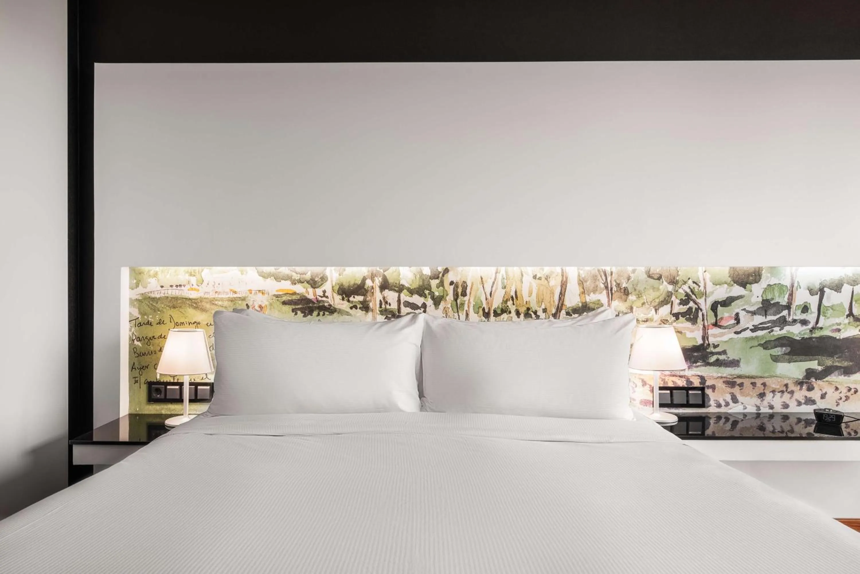 Bed in Hilton Madrid Airport