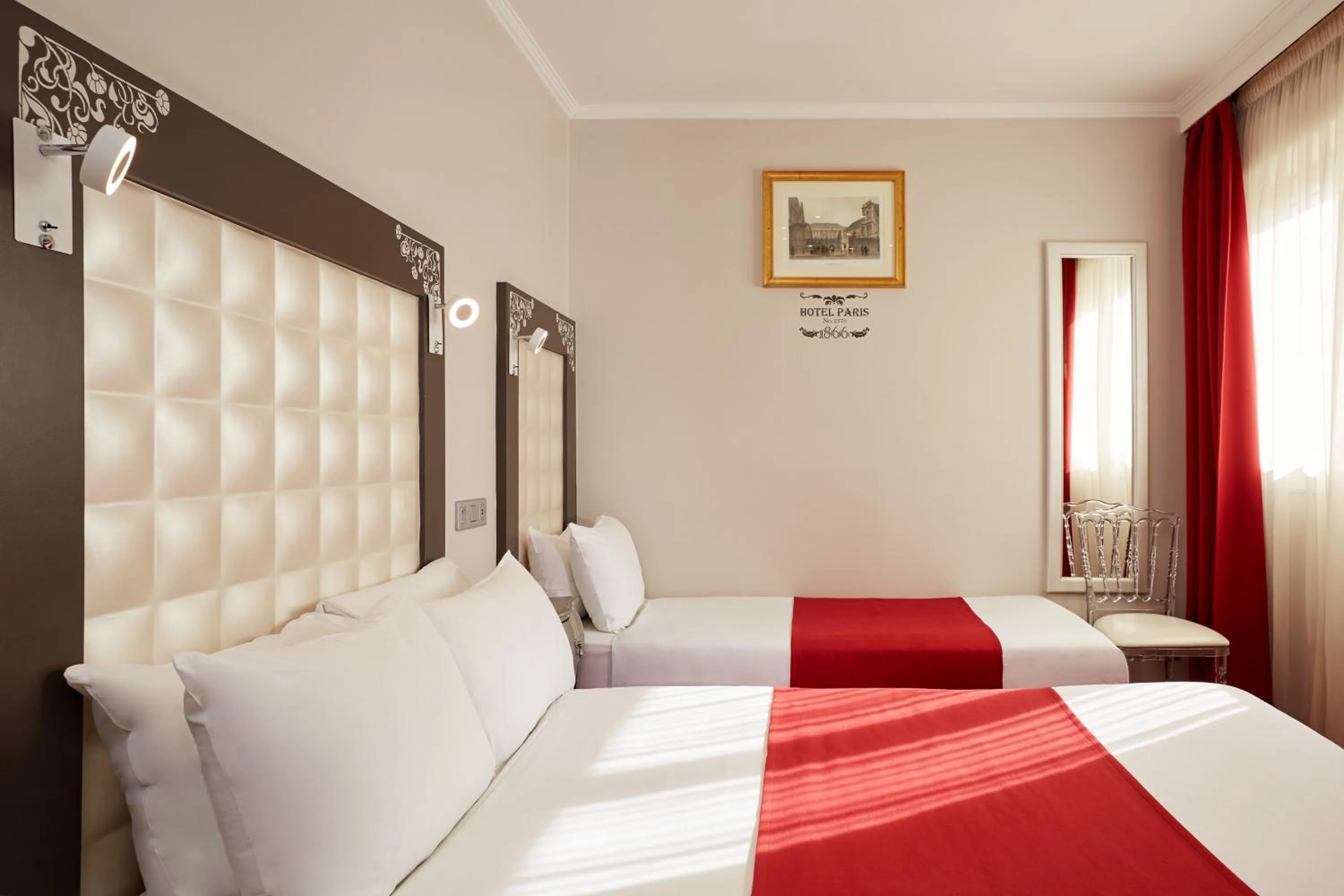 Bed in Grand Hôtel Amelot