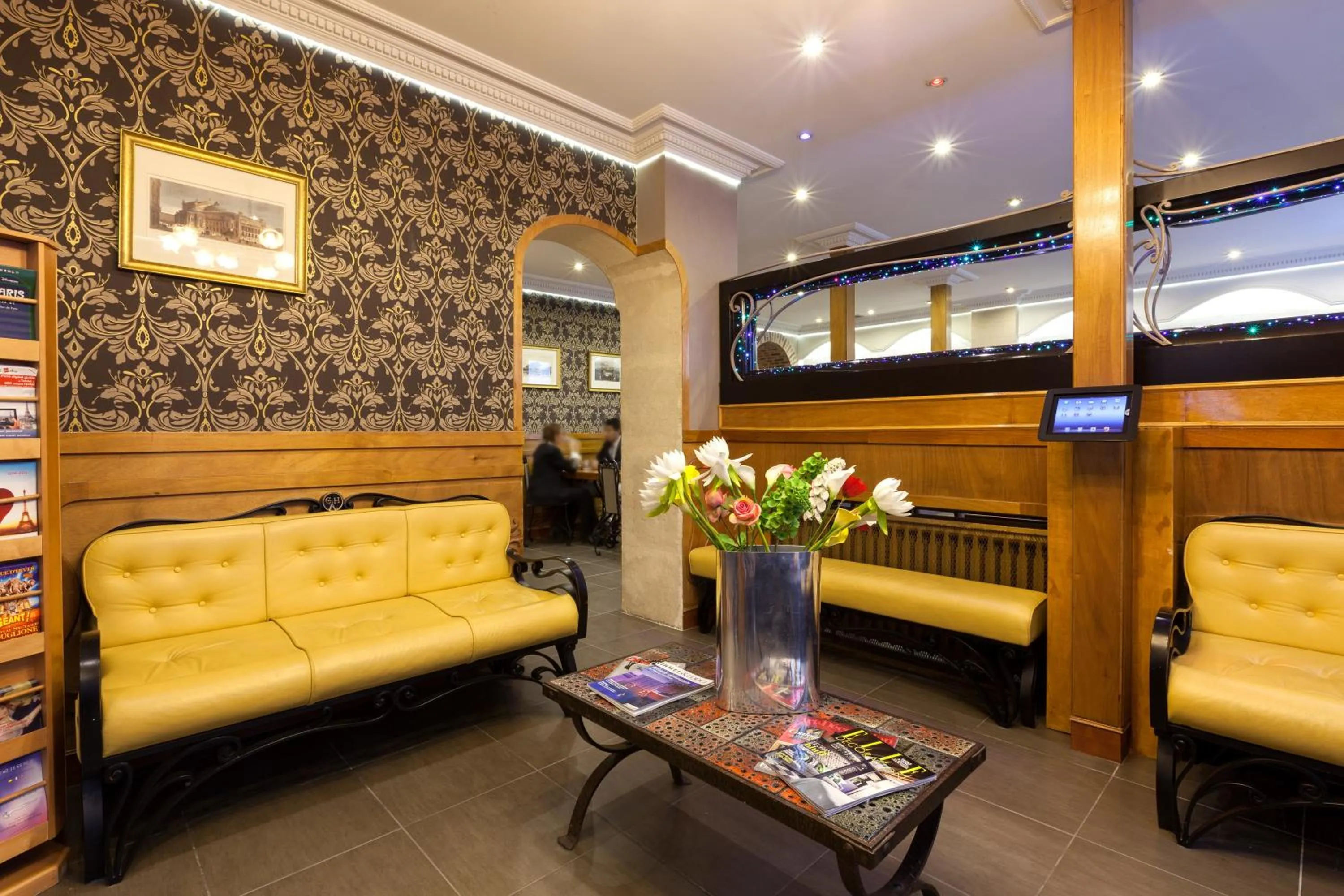 Lounge or bar in Grand Hôtel Amelot