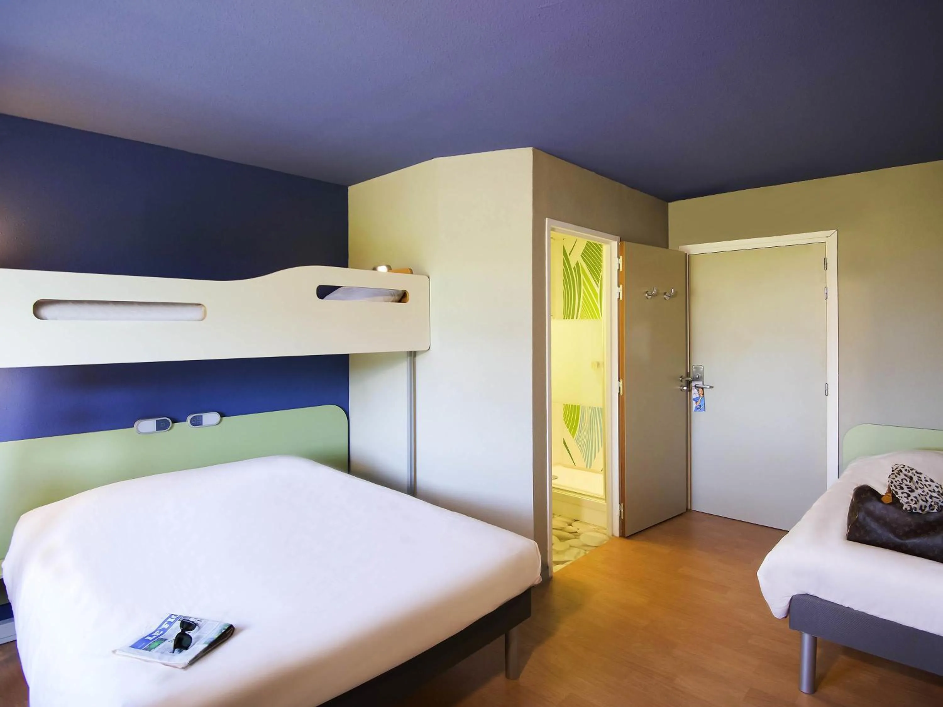 Bedroom, Bed in Ibis Budget Saint-Martin-de-Crau Porte de Camargue