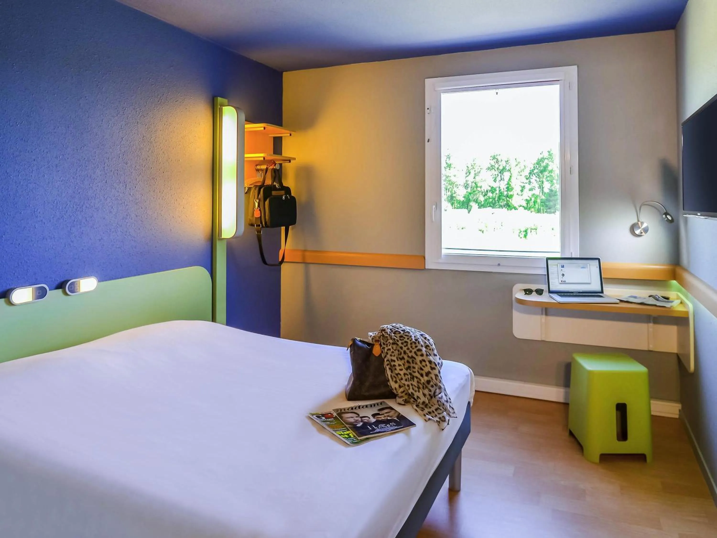 Bedroom, Bed in Ibis Budget Saint-Martin-de-Crau Porte de Camargue