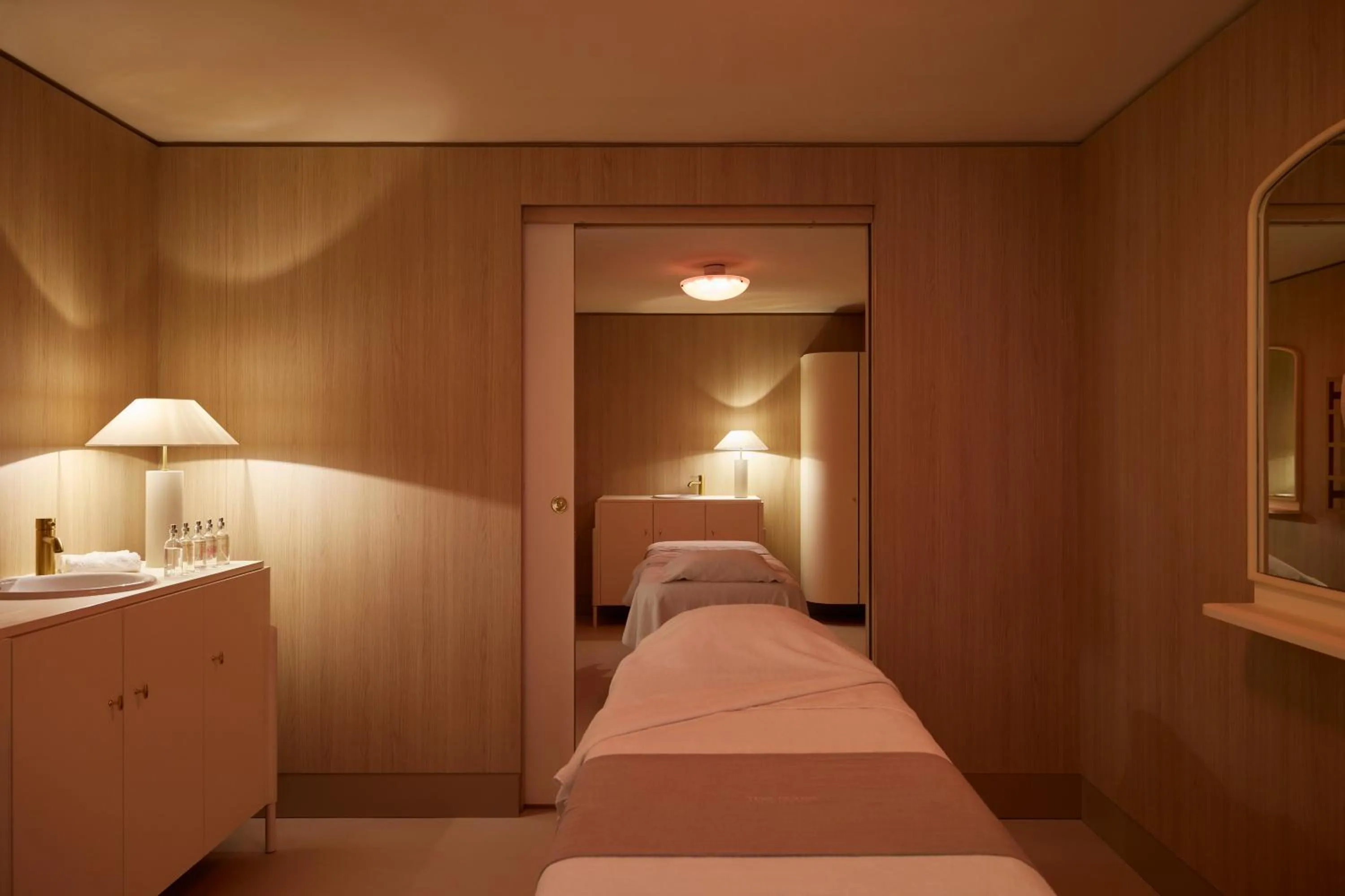 Massage, Bed in Cures Marines Hotel Thalasso & Spa Trouville - MGallery Collection