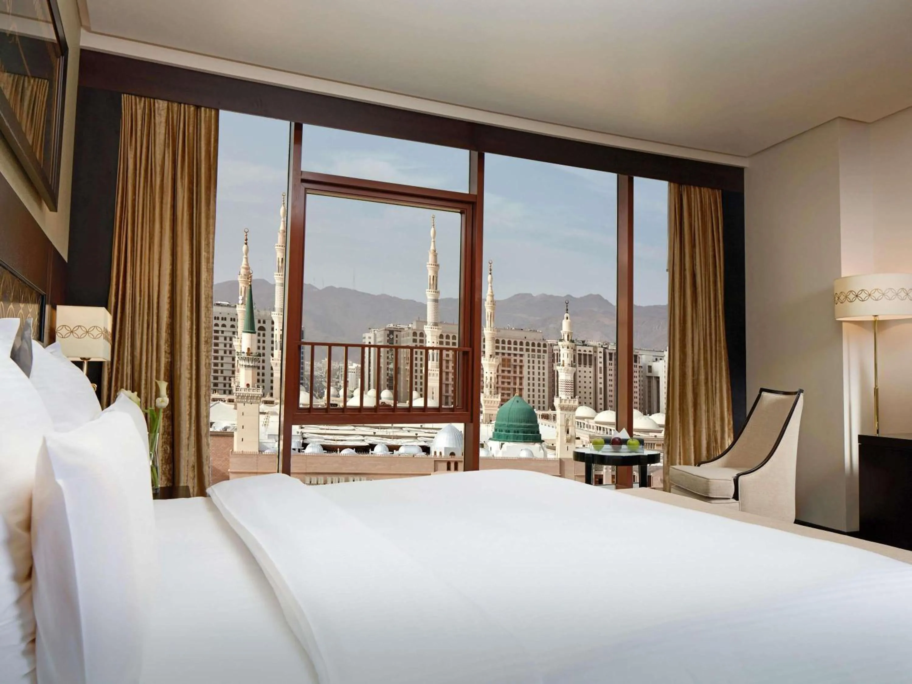 Bedroom, Bed in Zamzam Pullman Madina