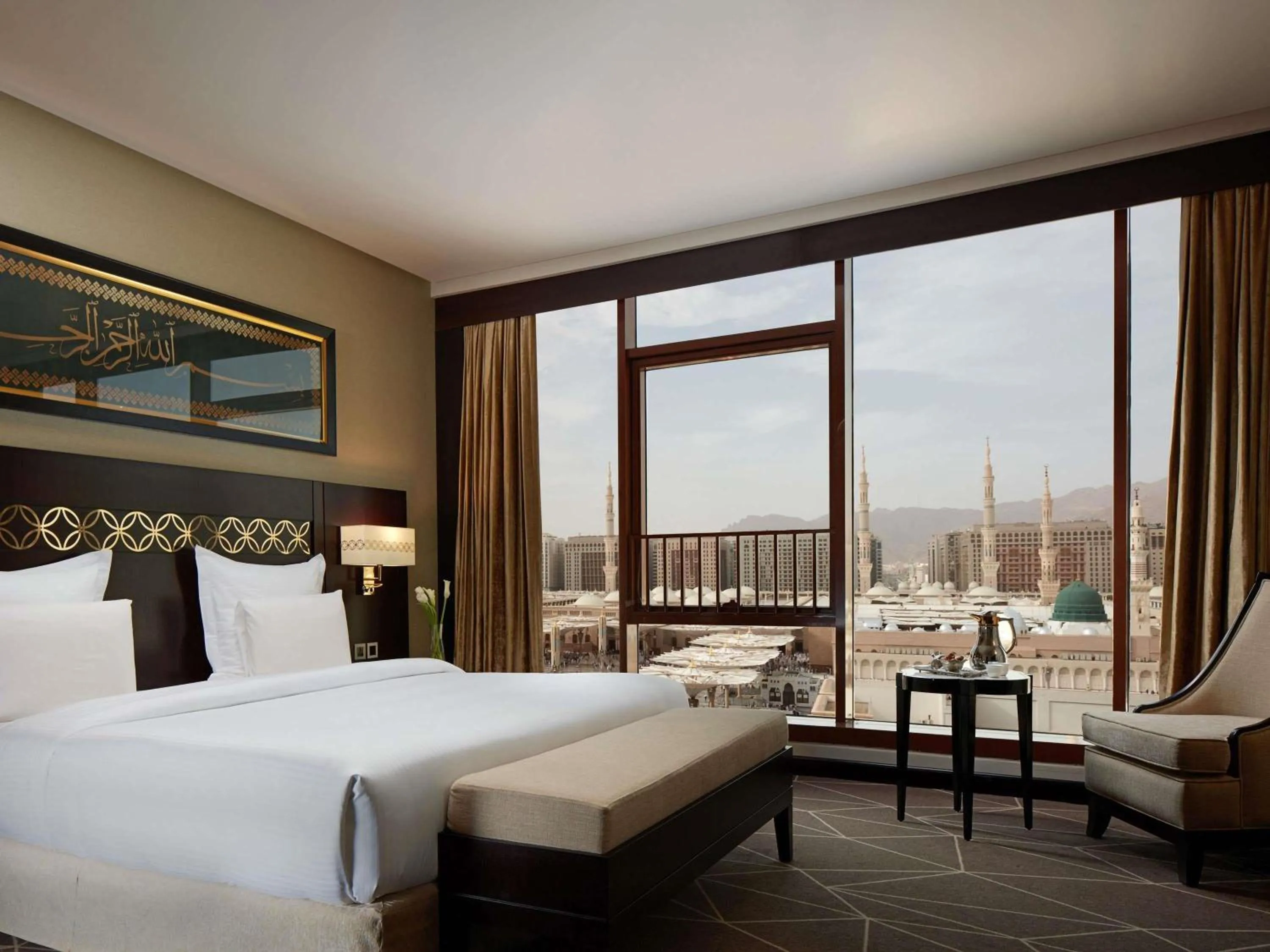Bedroom, Bed in Zamzam Pullman Madina