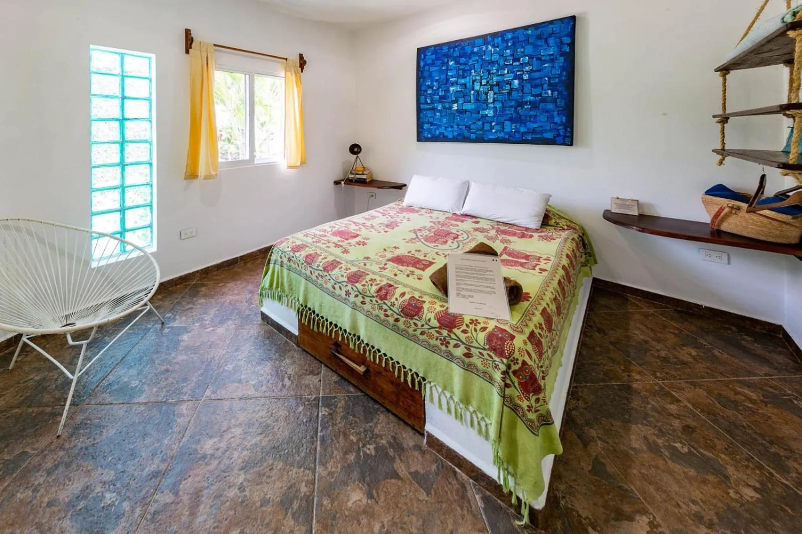 Bedroom, Bed in Zamunda Garden View