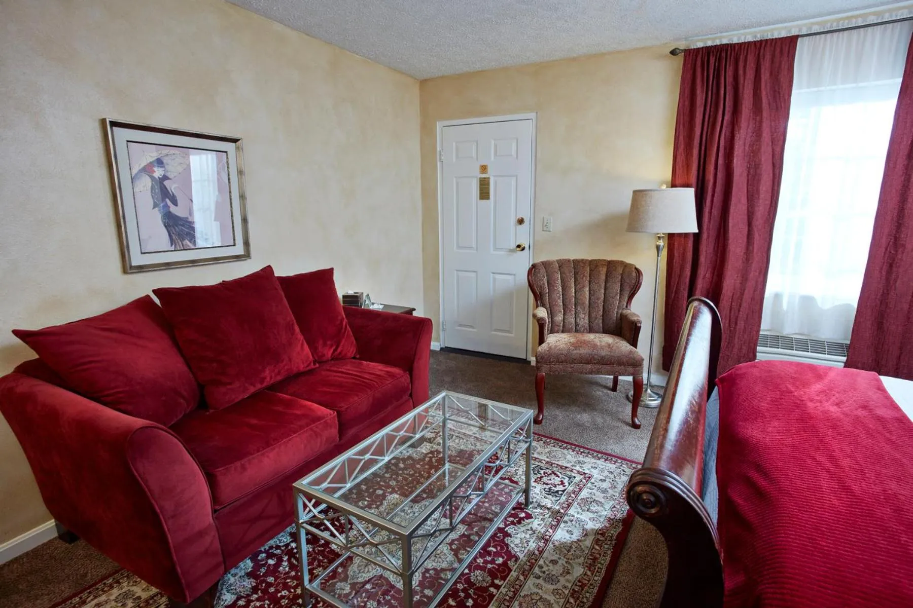 Photo of the whole room, Bed in The Mount Vernon Inn