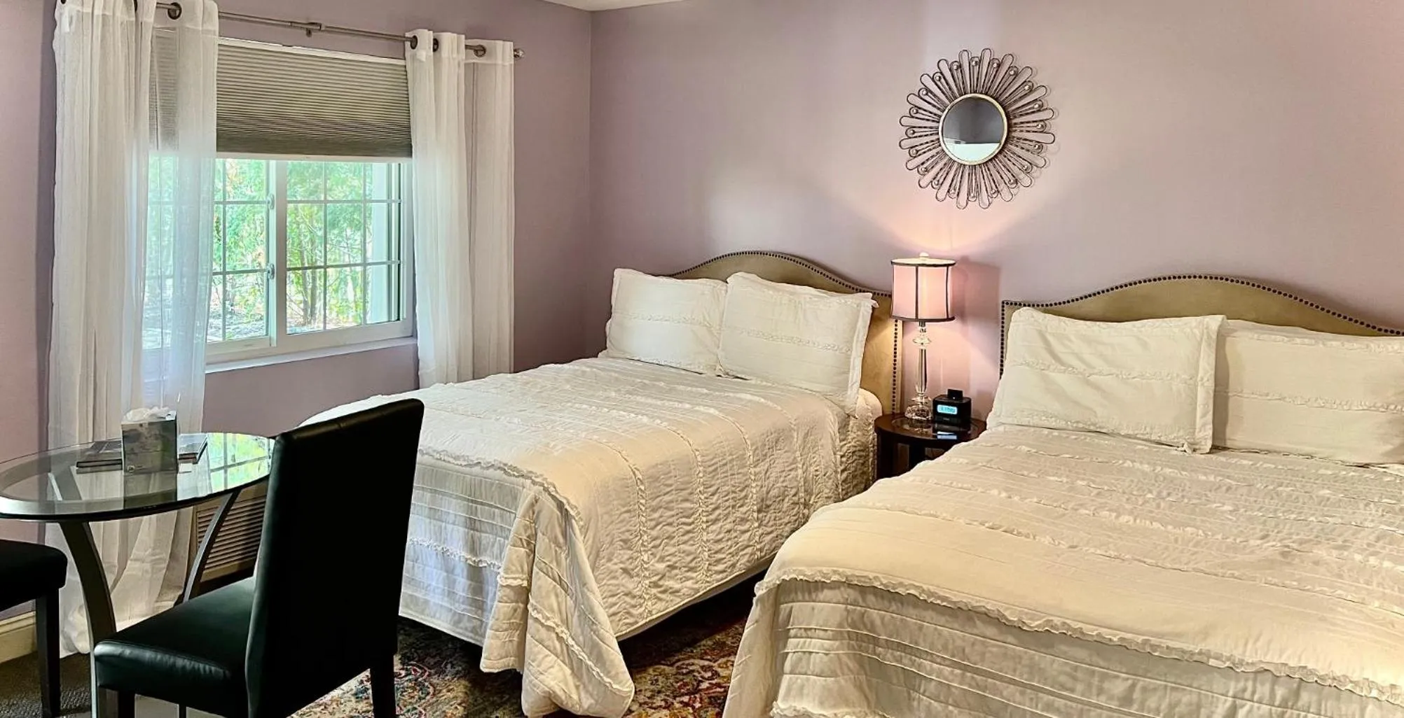 Photo of the whole room, Bed in The Mount Vernon Inn