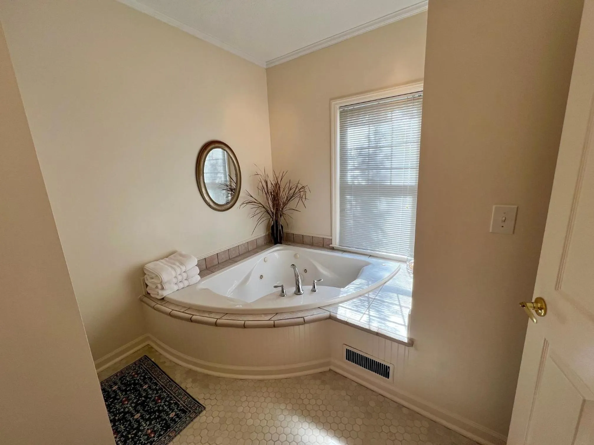Bathroom in The Mount Vernon Inn