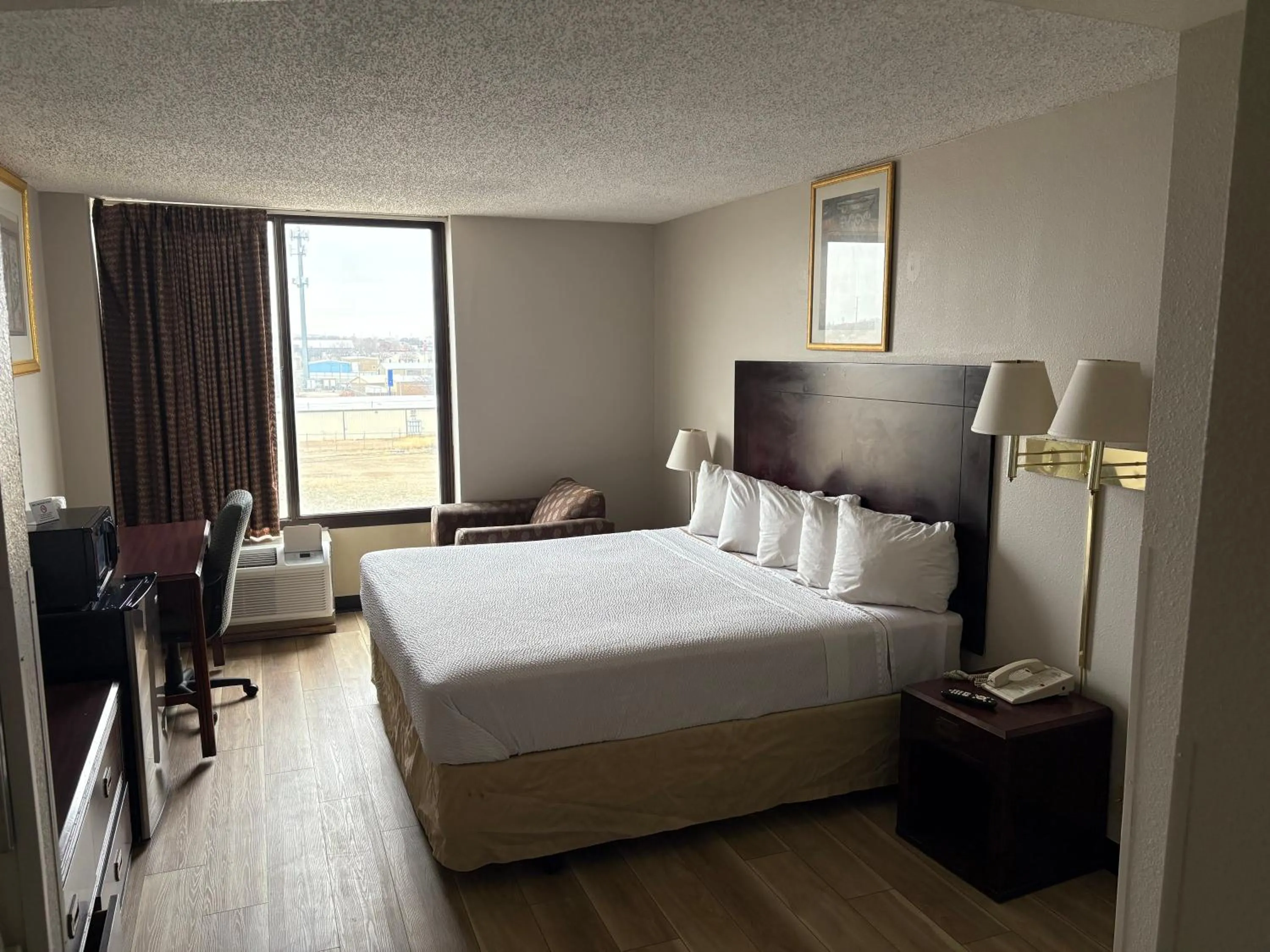 Bedroom, Bed in Days Inn by Wyndham Amarillo East