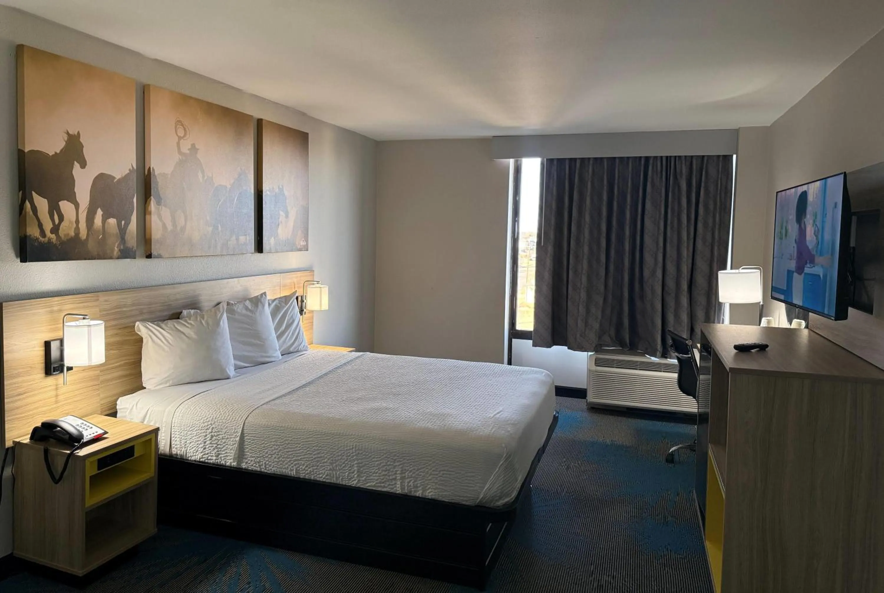 Photo of the whole room, Bed in Days Inn by Wyndham Amarillo East