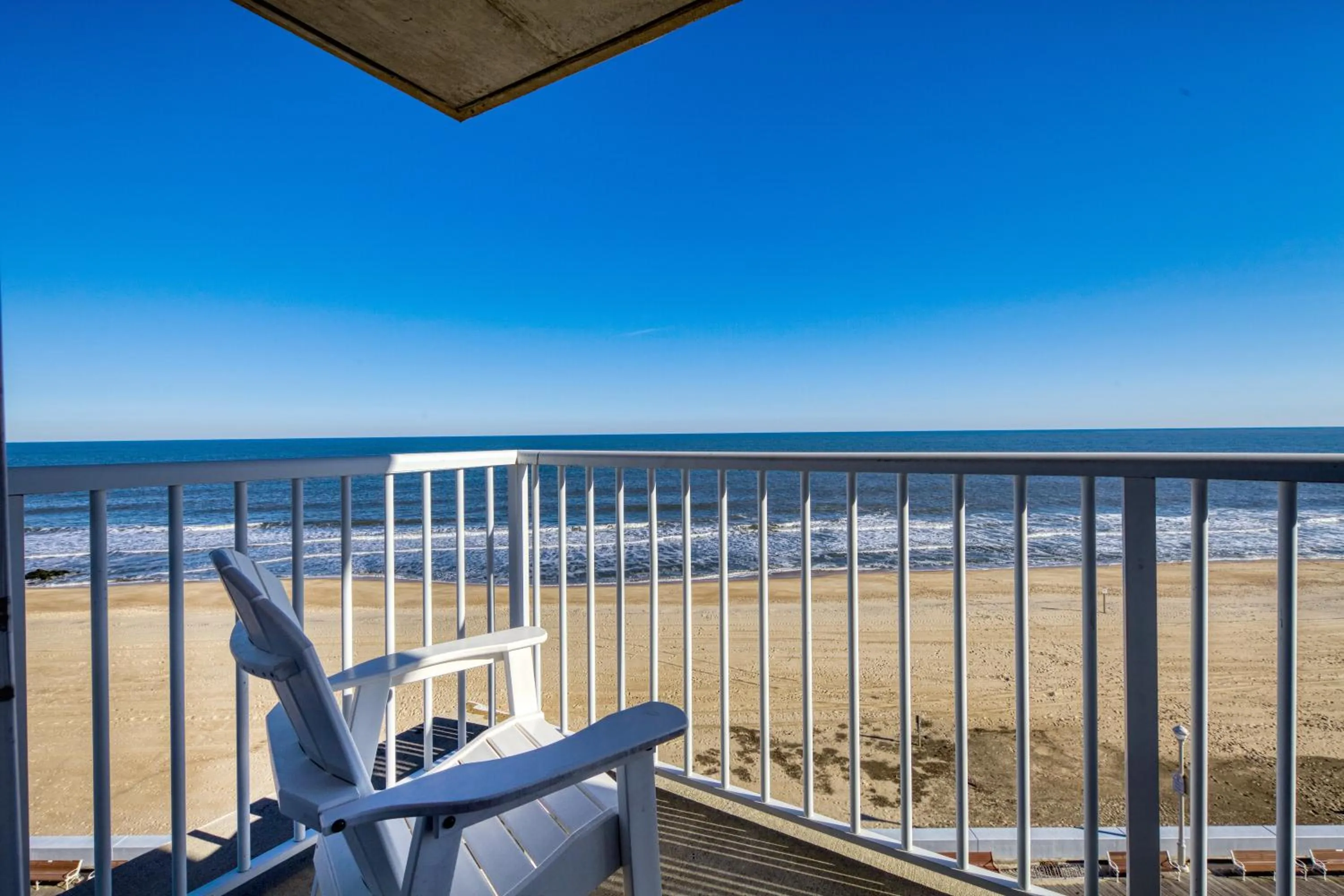 Balcony/Terrace in Commander Hotel & Suites
