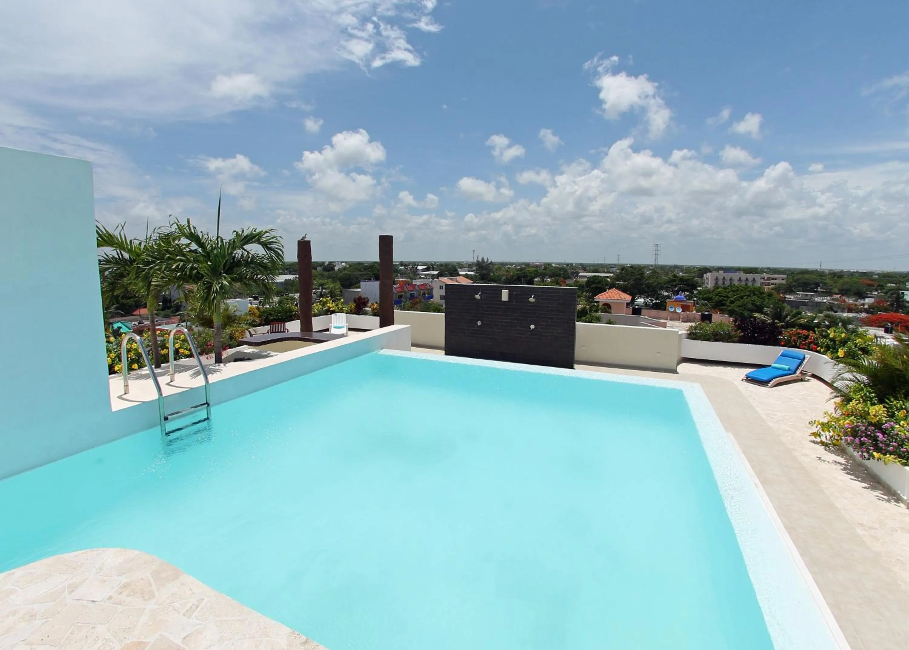 Swimming pool in Angelo's Hotel