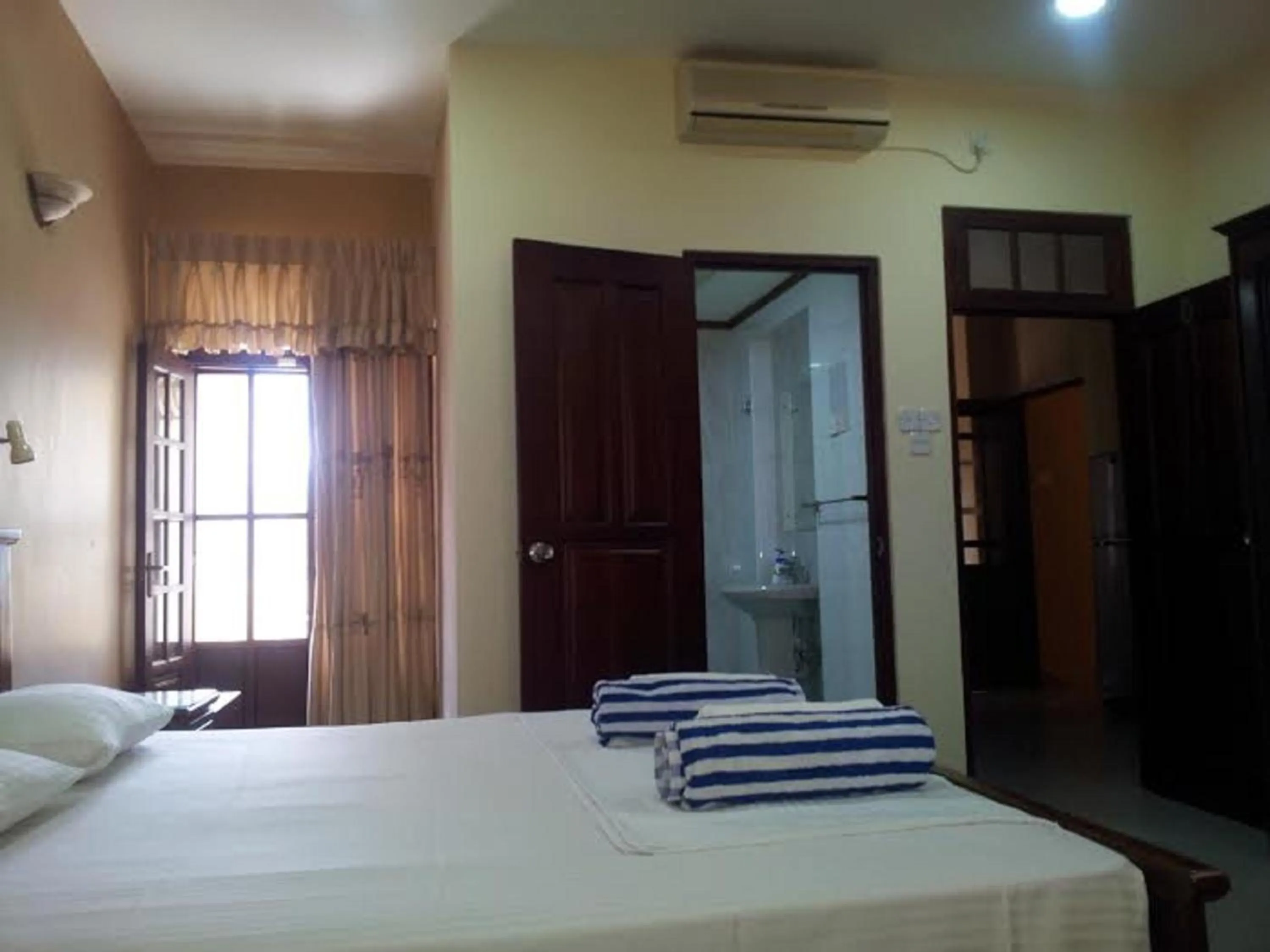 Bedroom, Bed in Janishi Residencies