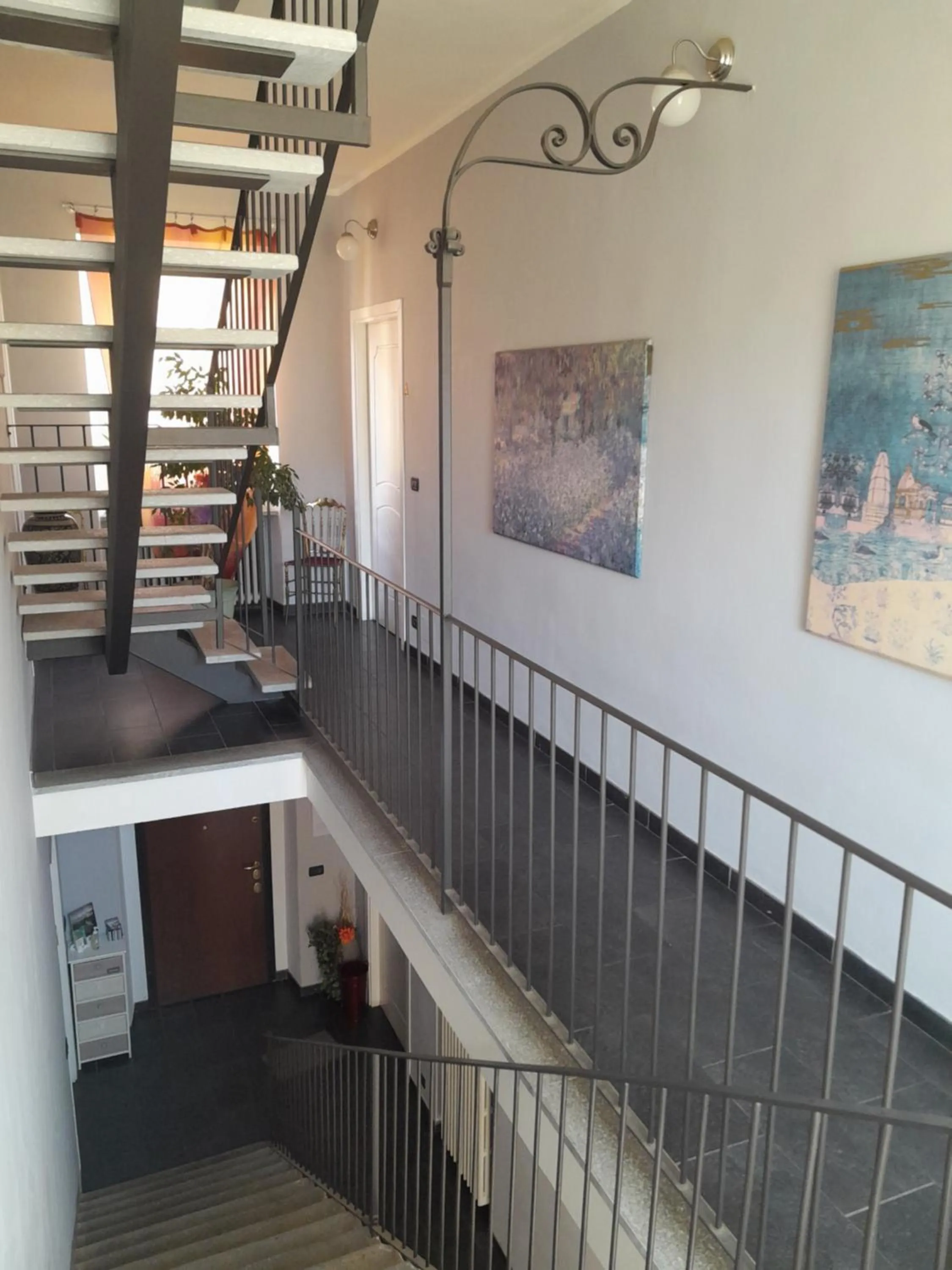 Facade/entrance in "B&B Sans égal", con CAMERE PRIVATE e APPARTAMENTI al PIANO TERRA a Biella