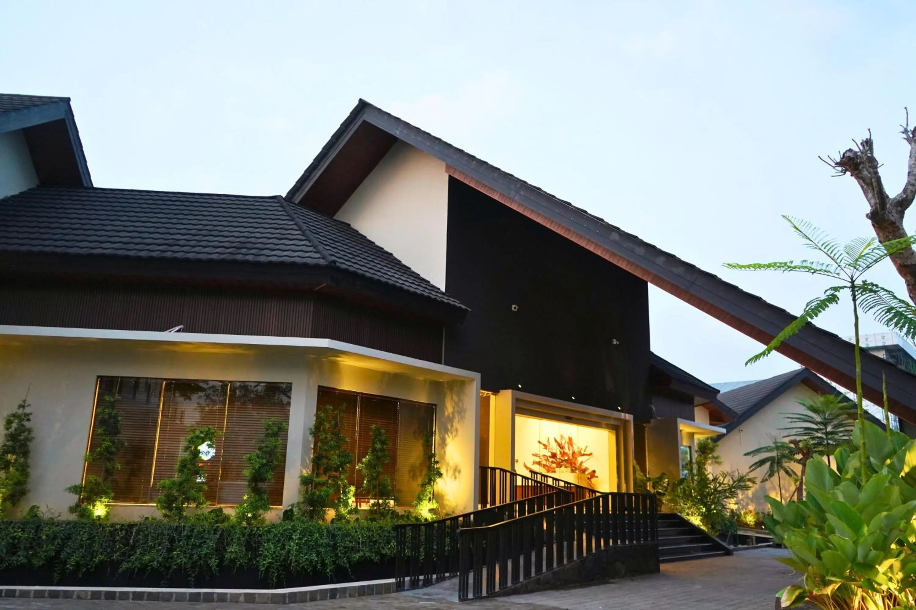 Azana Garden Hill Resort Blora