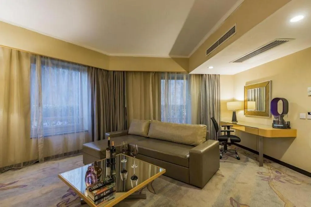 Beijing New World Center Tongpai Hotel