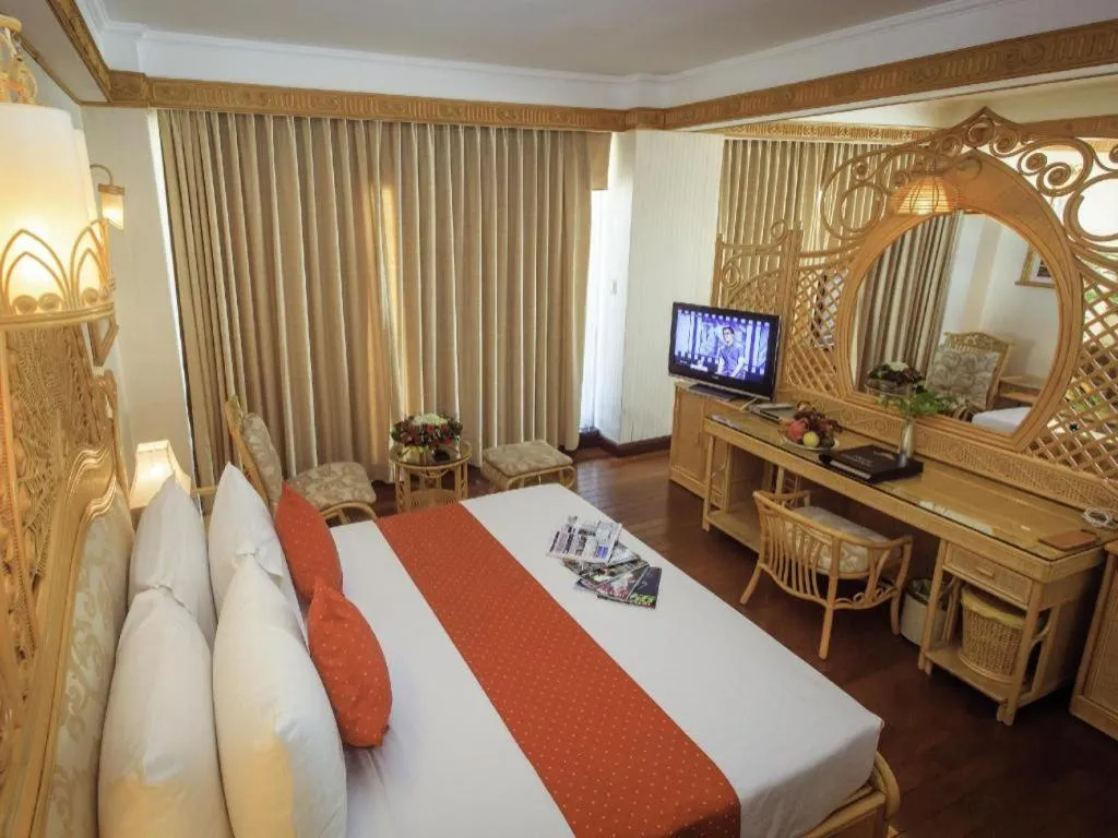 Bed in Senriver Hotel