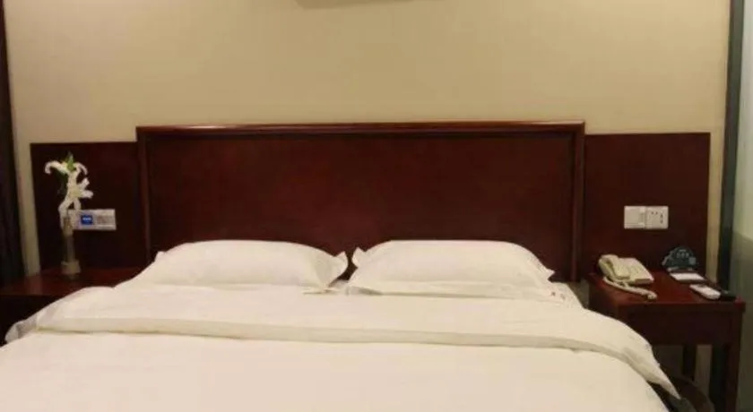 Bed in GreenTree Alliance Beijing Tiantan DonGMEn Hotel