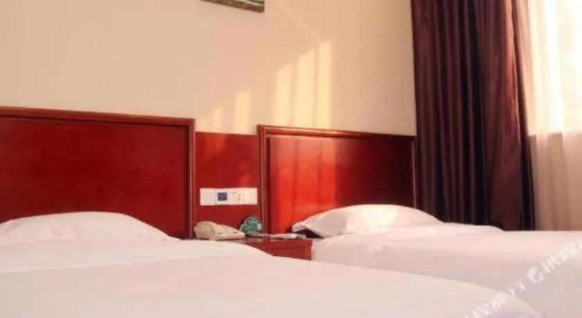 Bed in GreenTree Alliance Beijing Tiantan DonGMEn Hotel