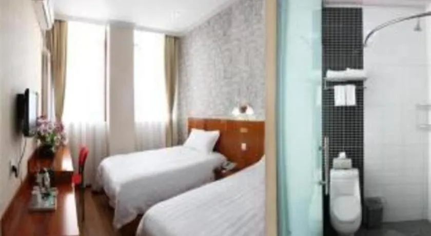 Bed in GreenTree Alliance Beijing Tiantan DonGMEn Hotel