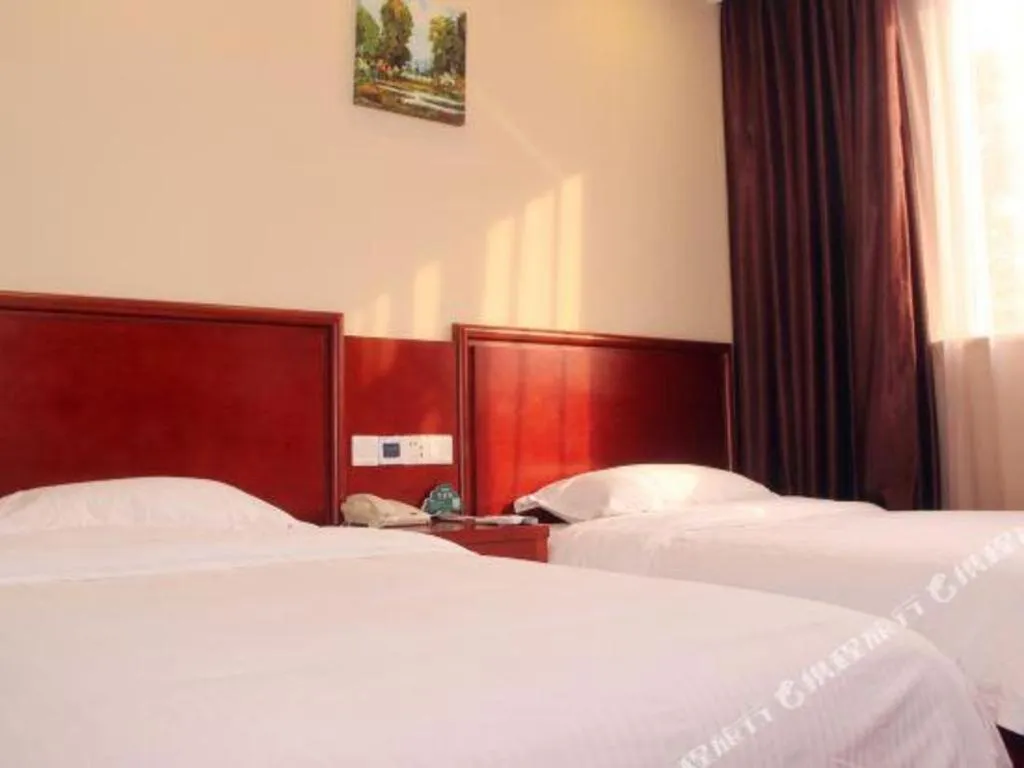 Bed in GreenTree Alliance Beijing Tiantan DonGMEn Hotel