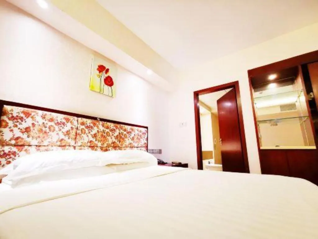 Bed in Starmoon Hotel