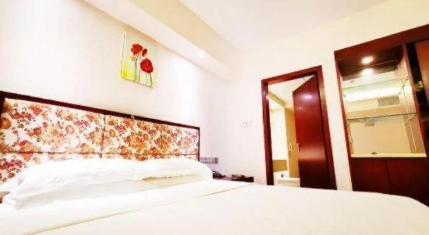 Bed in Starmoon Hotel